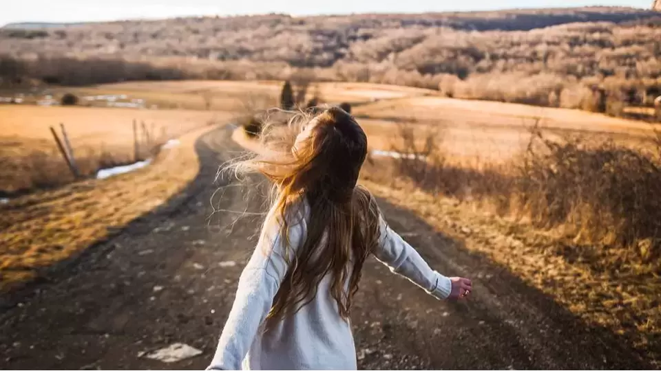 Protege tu seguridad femenina: consejos bíblicos para una vida plena y segura