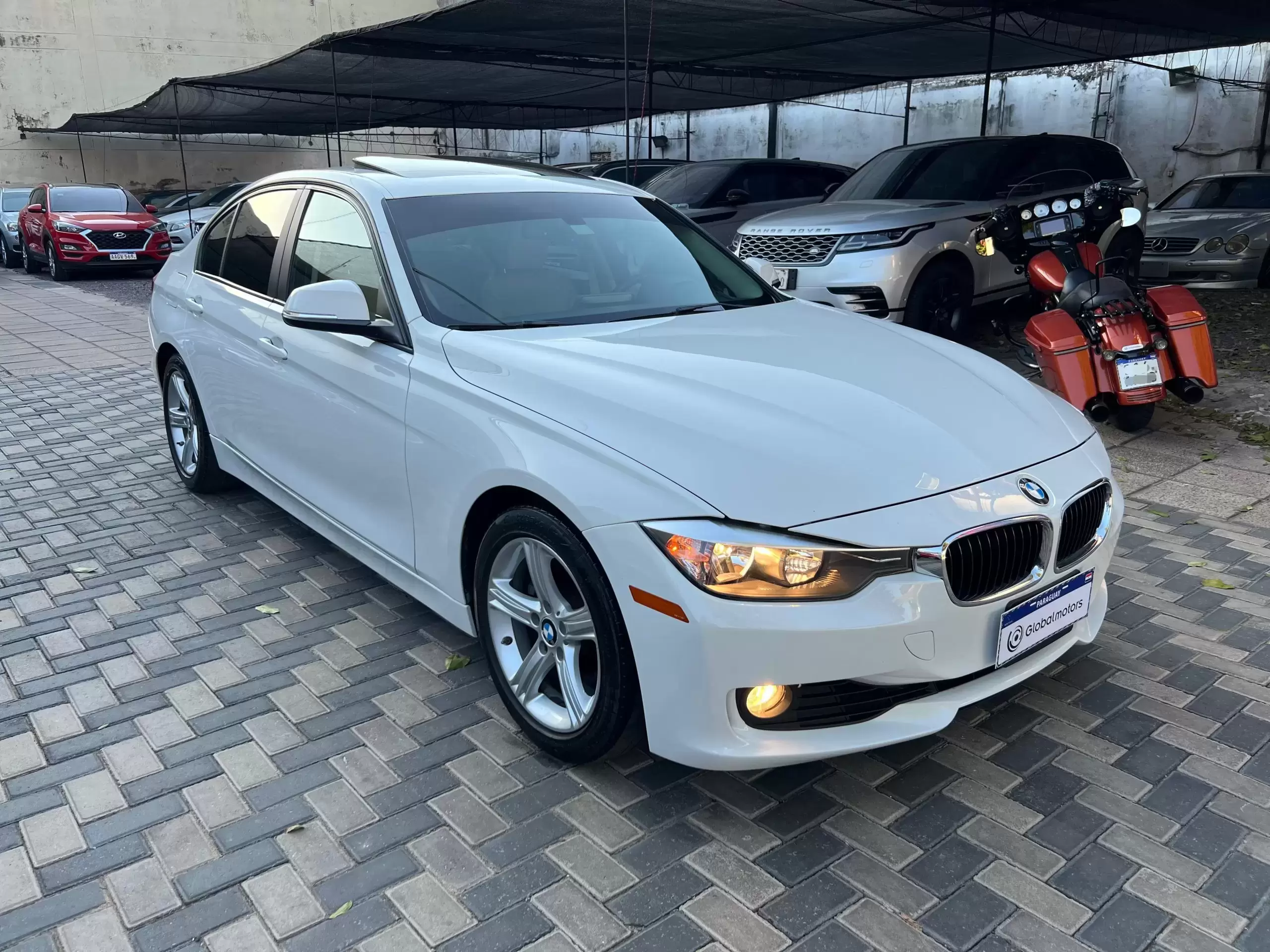 BMW 328i Luxury Line 2014 en Globalmotors: Elegancia y deportividad. - Imagen 3