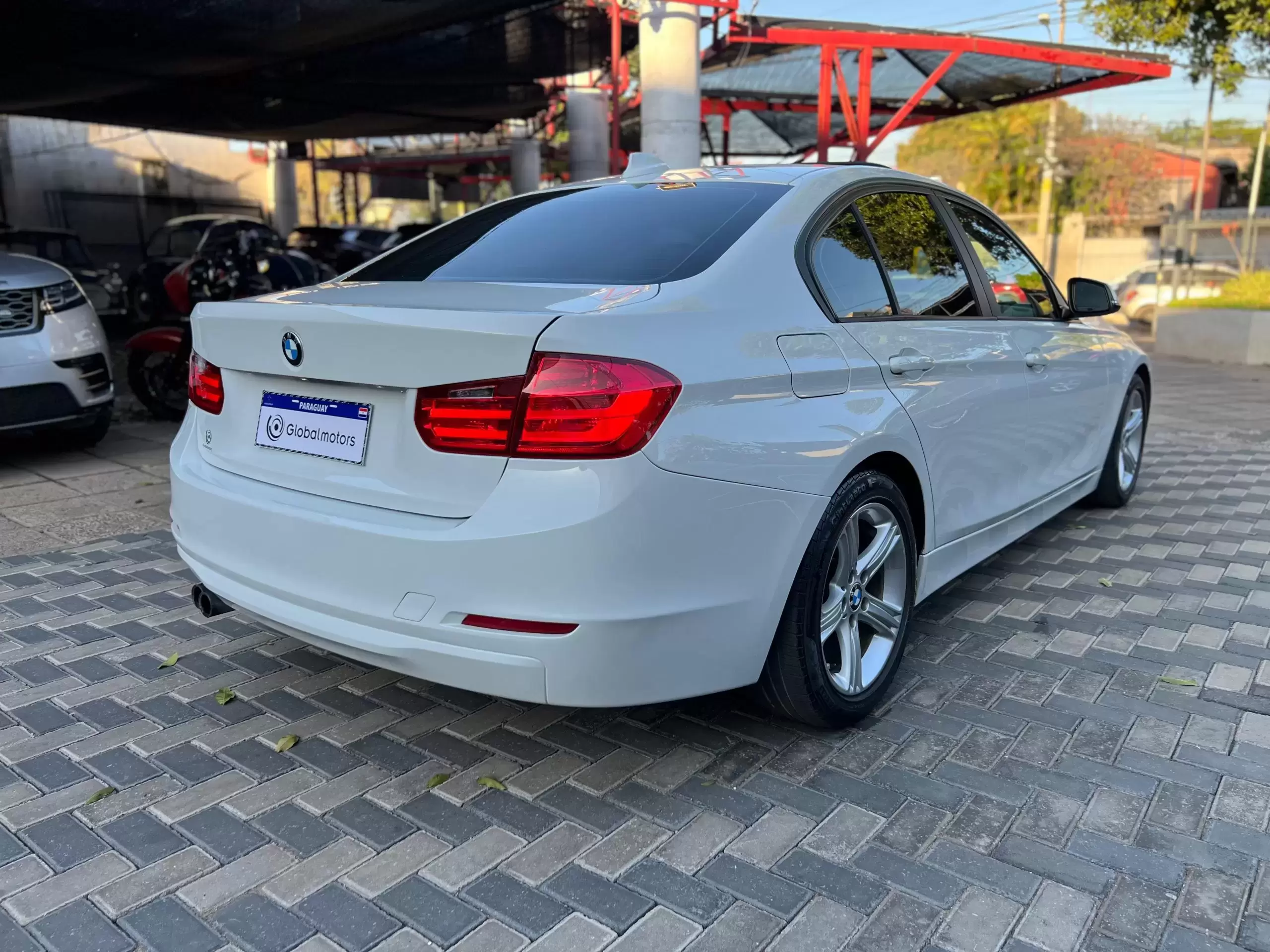 BMW 328i Luxury Line 2014 en Globalmotors: Elegancia y deportividad. - Imagen 7