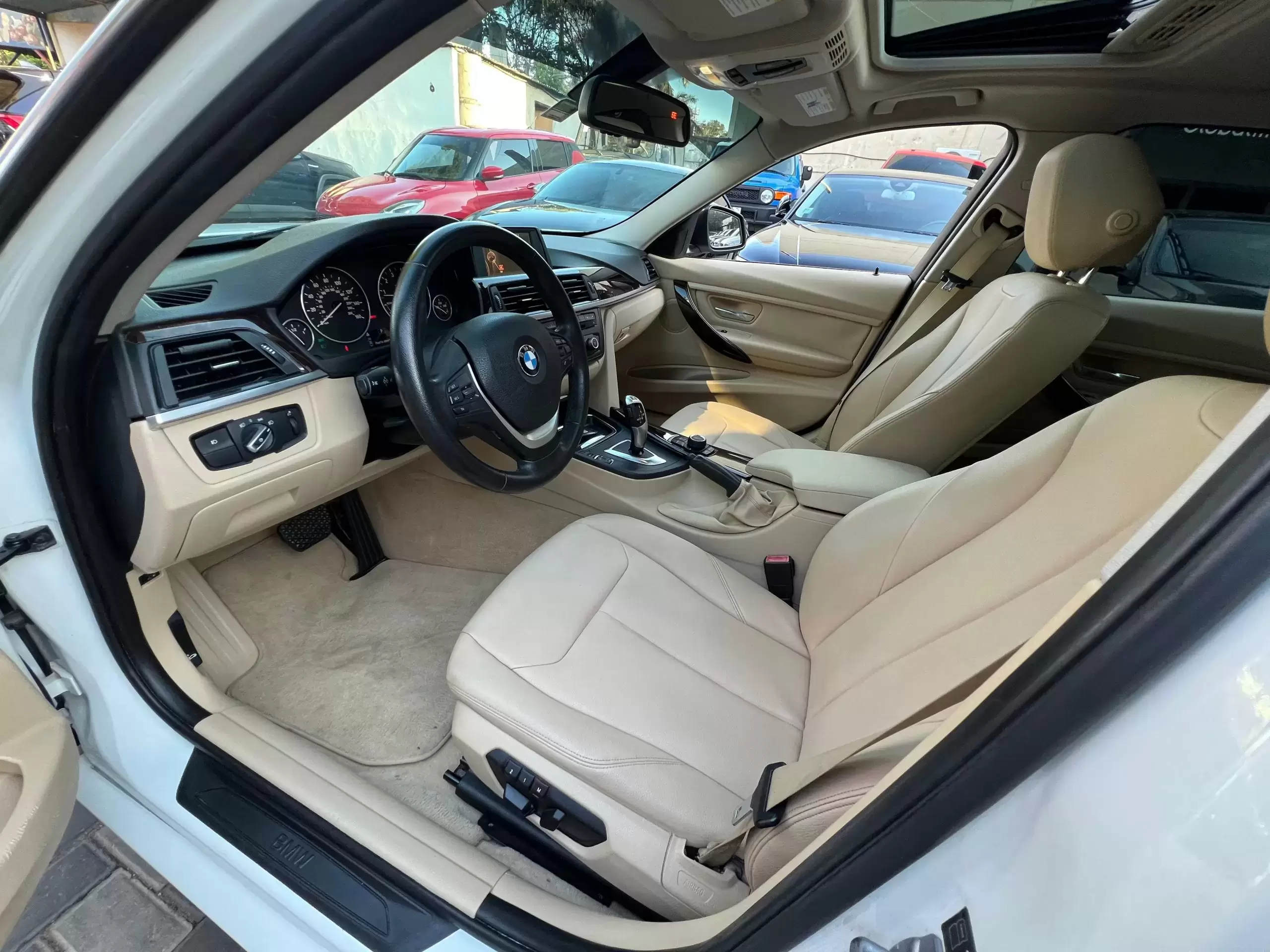 BMW 328i Luxury Line 2014 en Globalmotors: Elegancia y deportividad. - Imagen 8