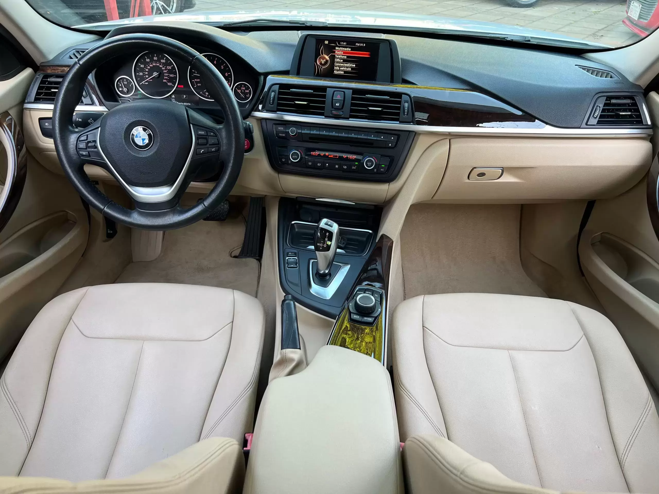 BMW 328i Luxury Line 2014 en Globalmotors: Elegancia y deportividad. - Imagen 12
