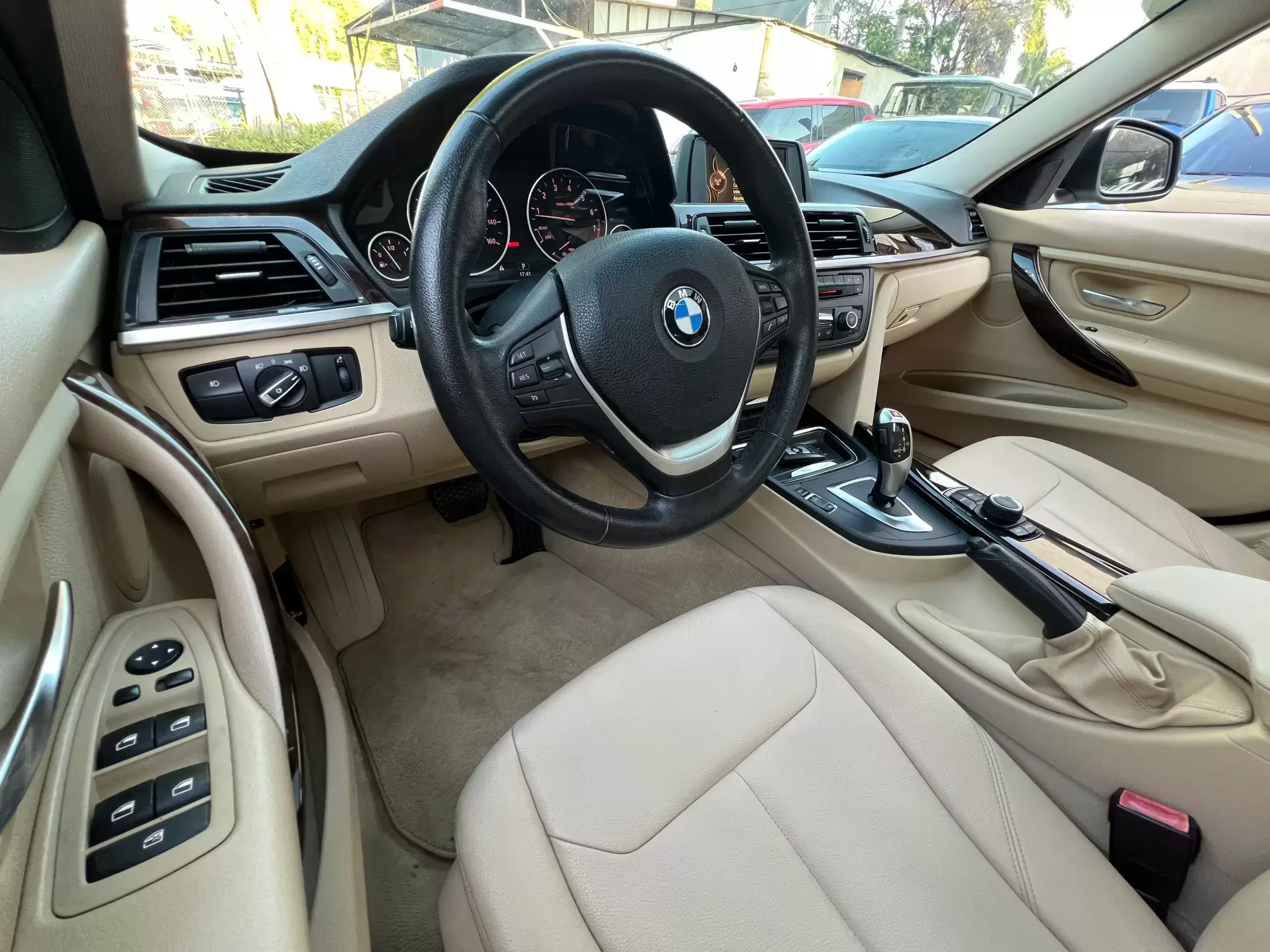 BMW 328i Luxury Line 2014 en Globalmotors: Elegancia y deportividad. - Imagen 14
