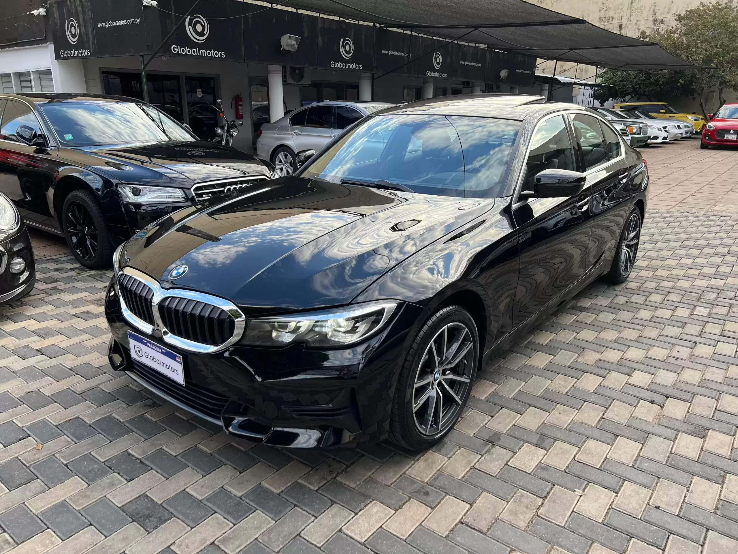 BMW 330i Executive Package 2019 en Globalmotors: Elegancia y tecnología.