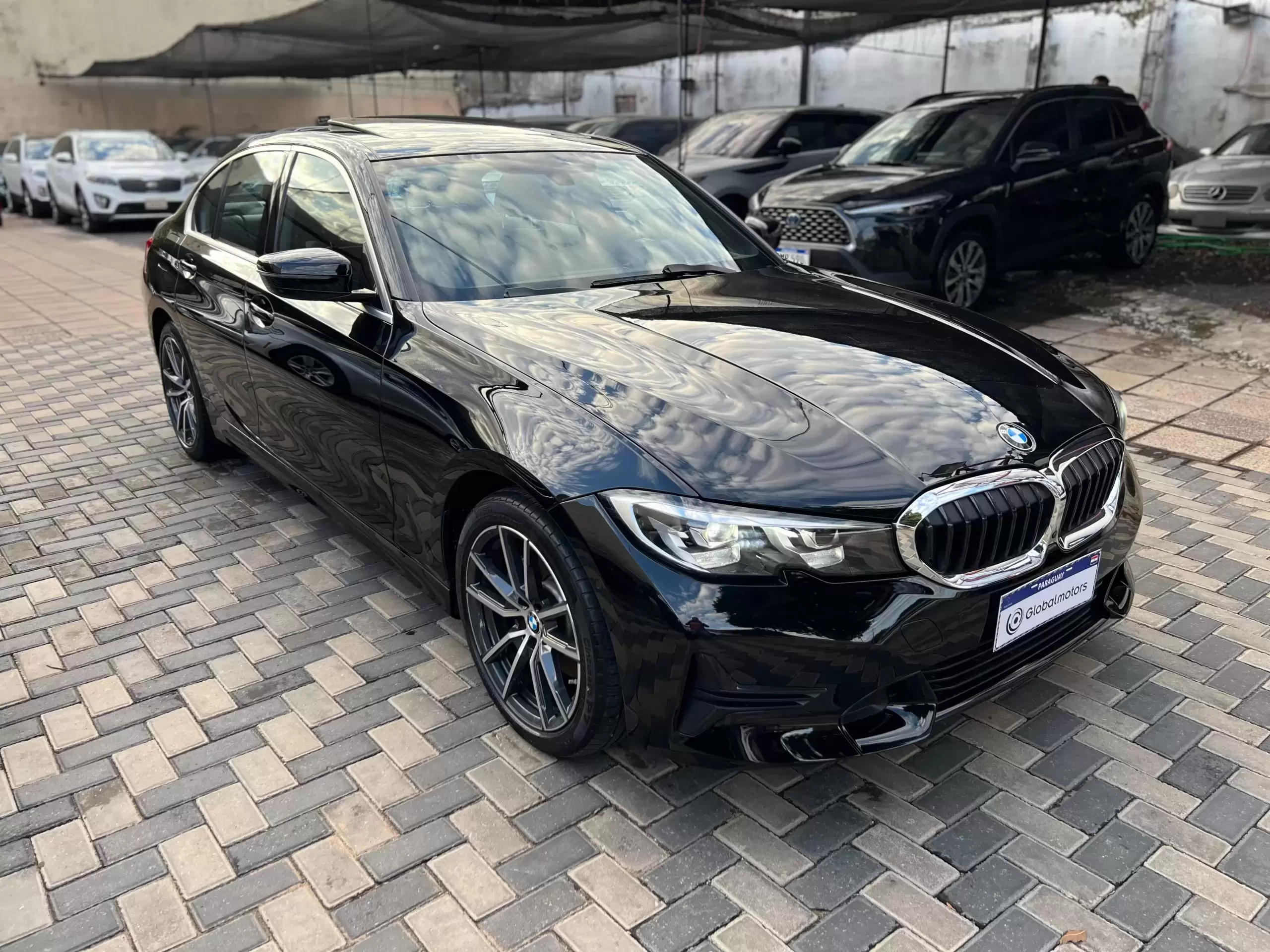 BMW 330i Executive Package 2019 en Globalmotors: Elegancia y tecnología. - Imagen 3