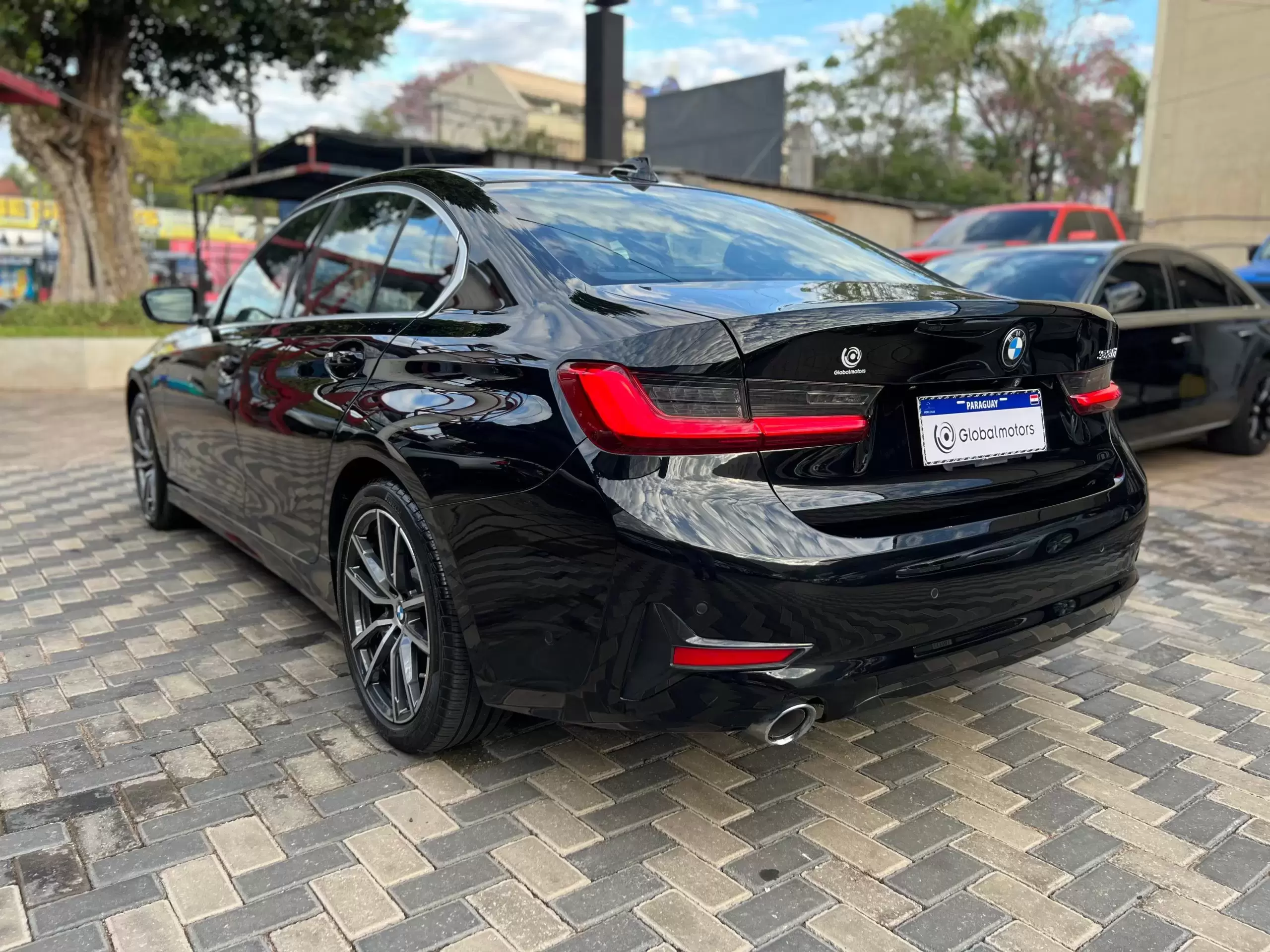 BMW 330i Executive Package 2019 en Globalmotors: Elegancia y tecnología. - Imagen 5