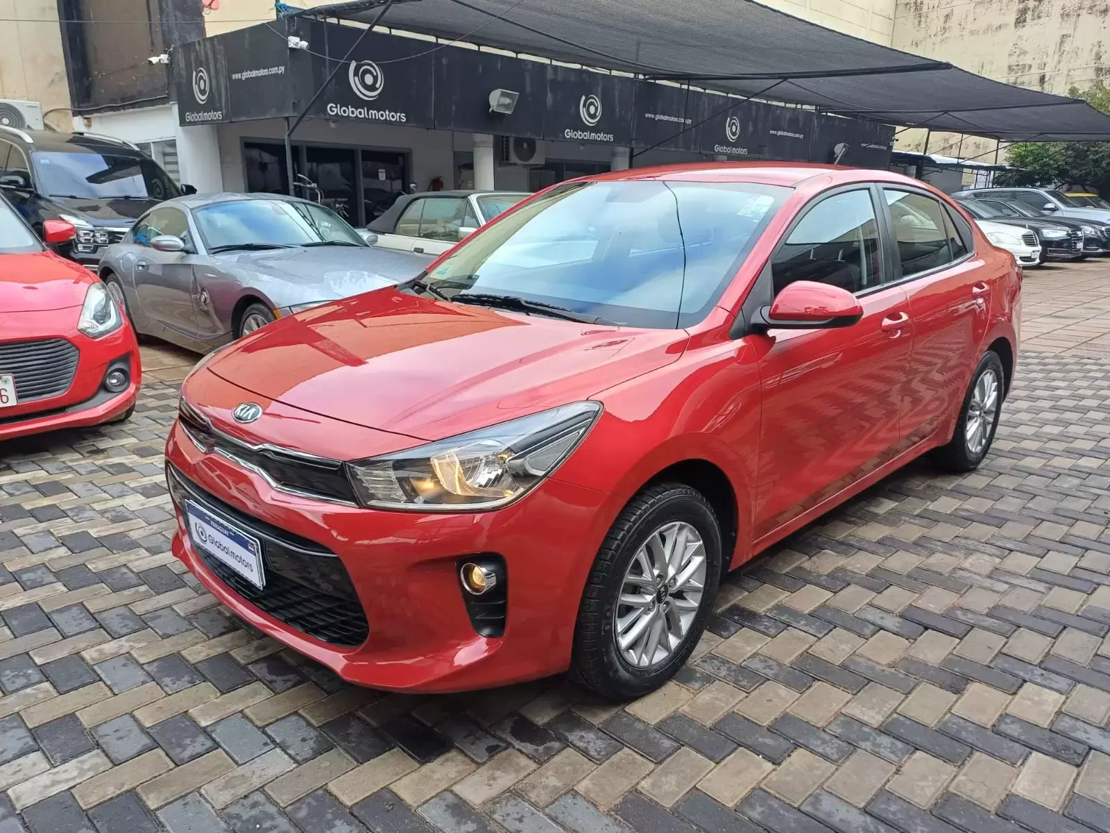 Kia Río Sedan 2018 en Globalmotors: Diseño moderno y equipamiento notable.