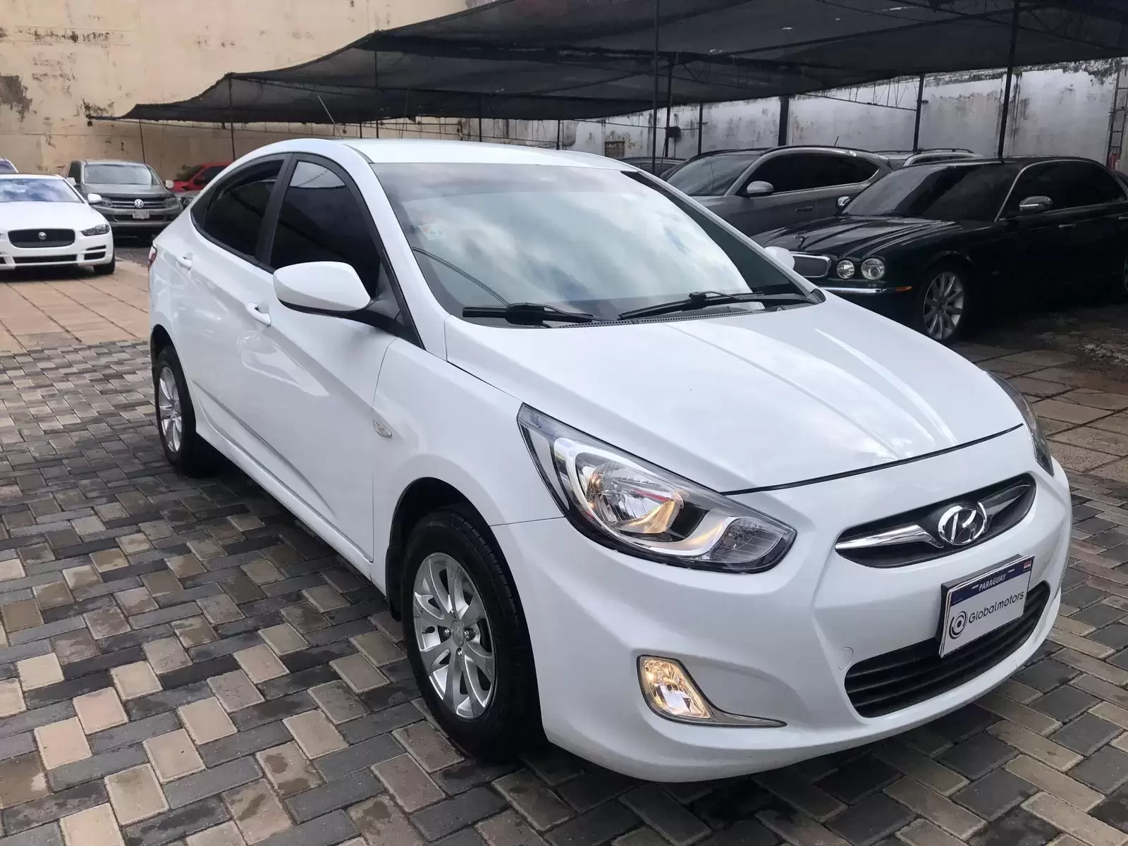 Hyundai Accent 2014 en Globalmotors: Compacto, eficiente y seguro. - Imagen 3