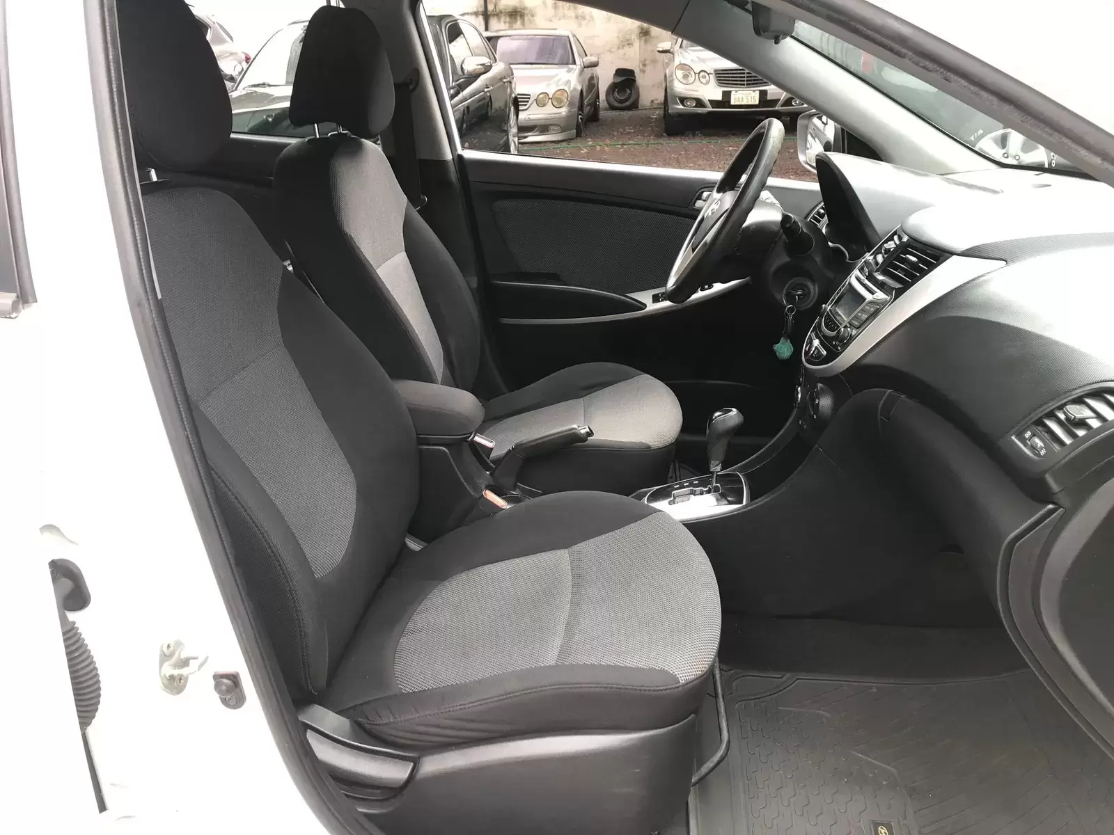 Hyundai Accent 2014 en Globalmotors: Compacto, eficiente y seguro. - Imagen 11