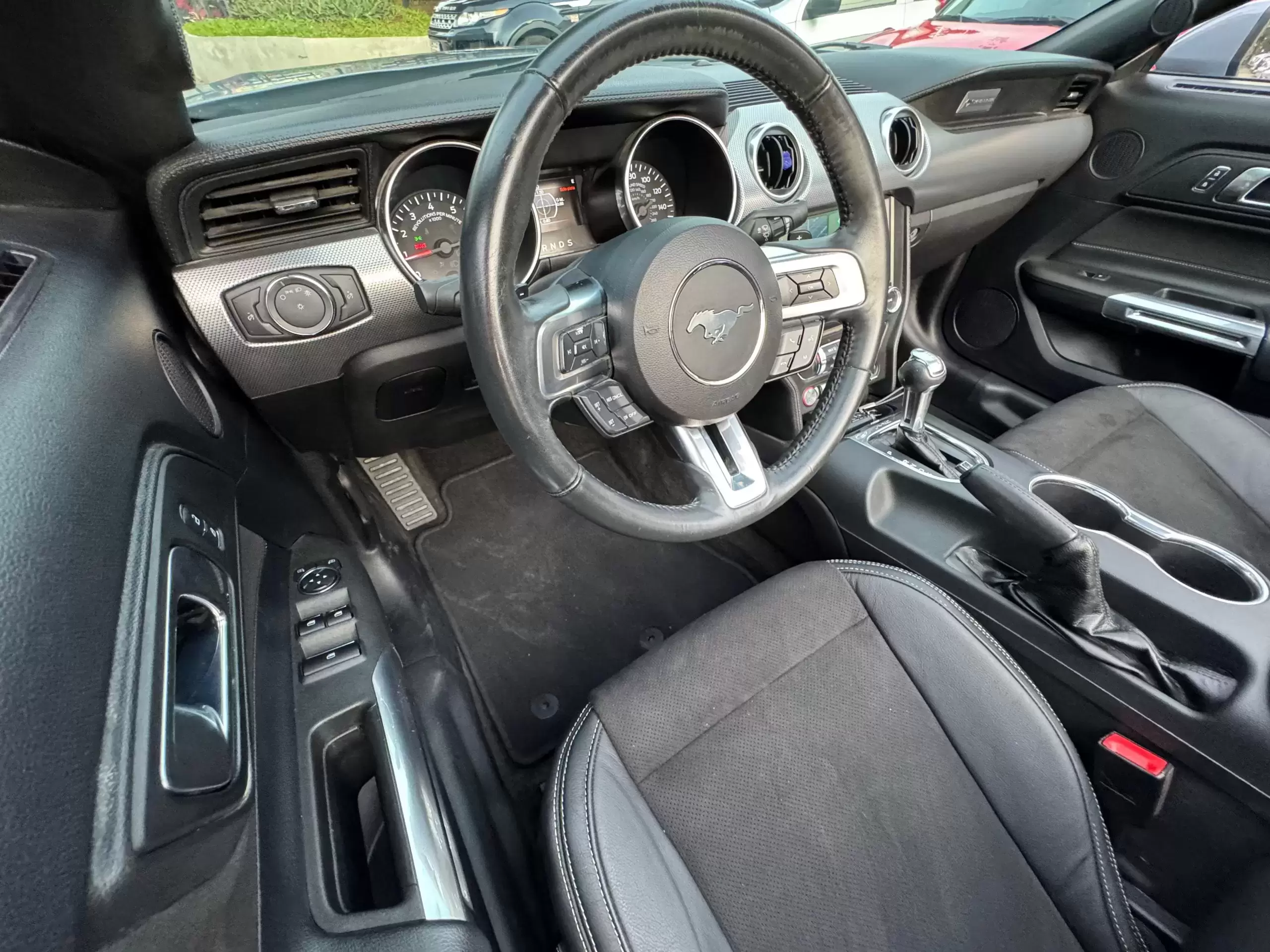 Ford Mustang Cabriolet 2019 en Globalmotors: Potencia y estilo combinados - Imagen 9