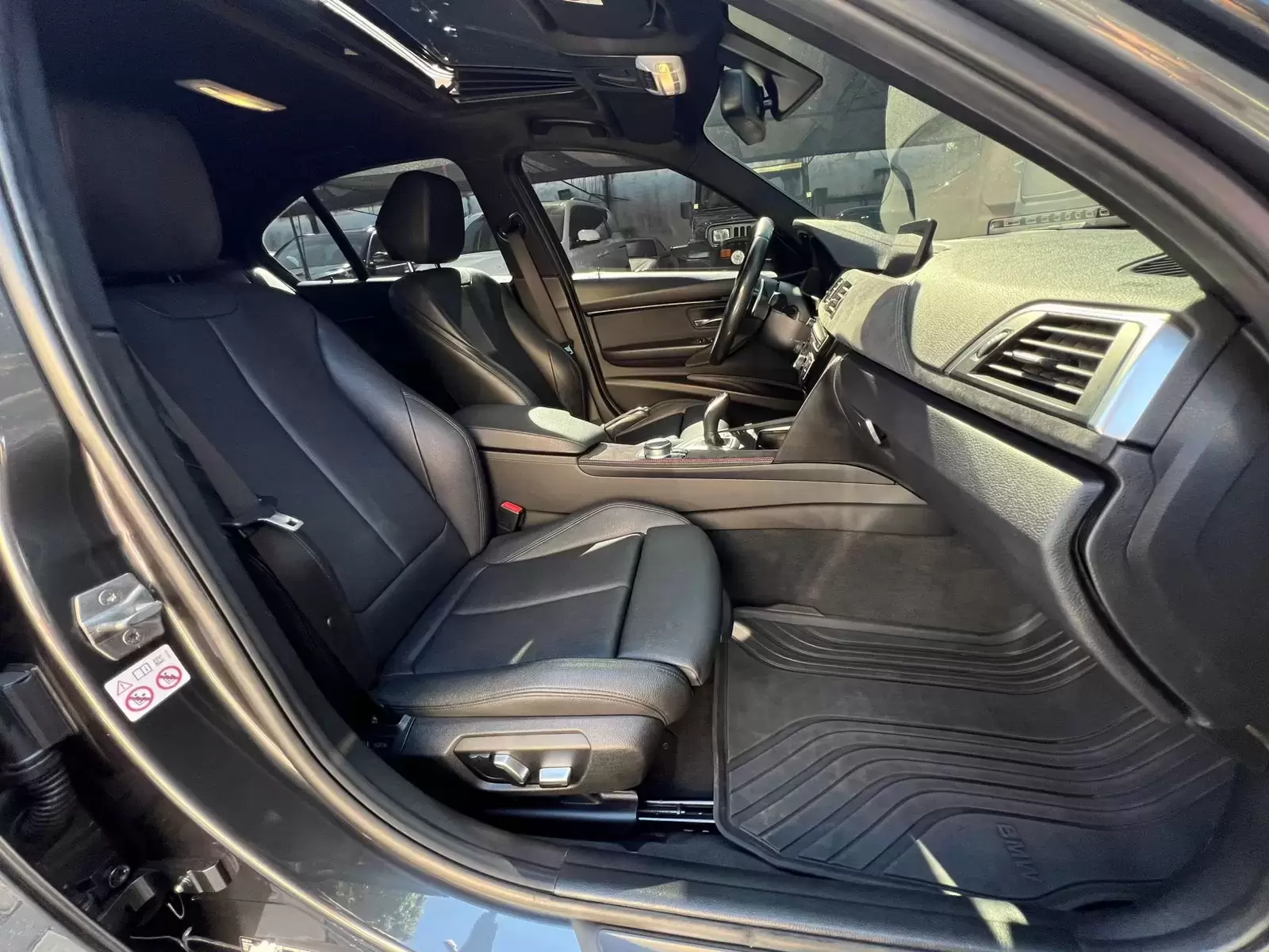 BMW 320d Look M Full 2018 en Globalmotors: Elegancia y deportividad. - Imagen 10