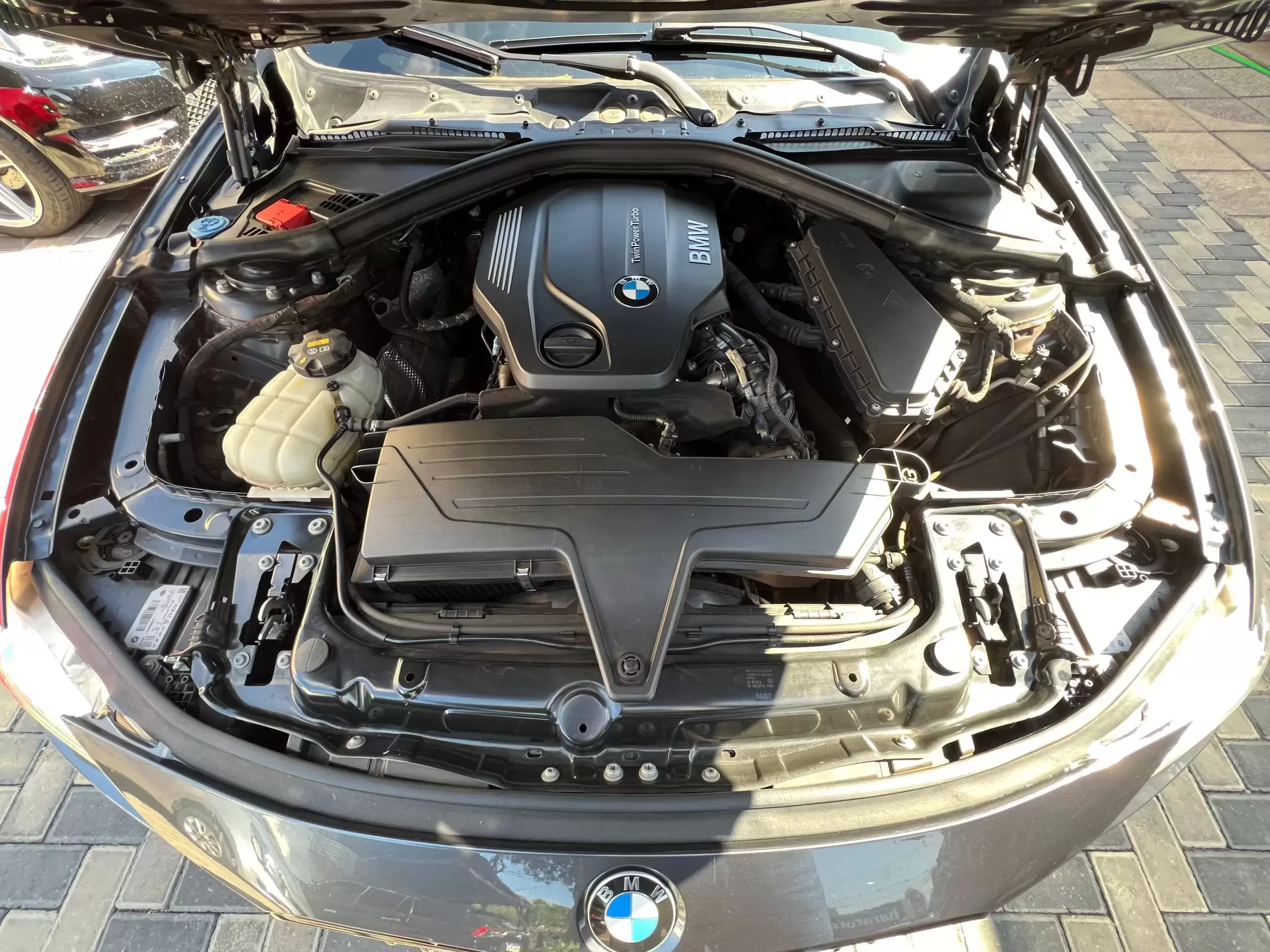 BMW 320d Look M Full 2018 en Globalmotors: Elegancia y deportividad. - Imagen 19