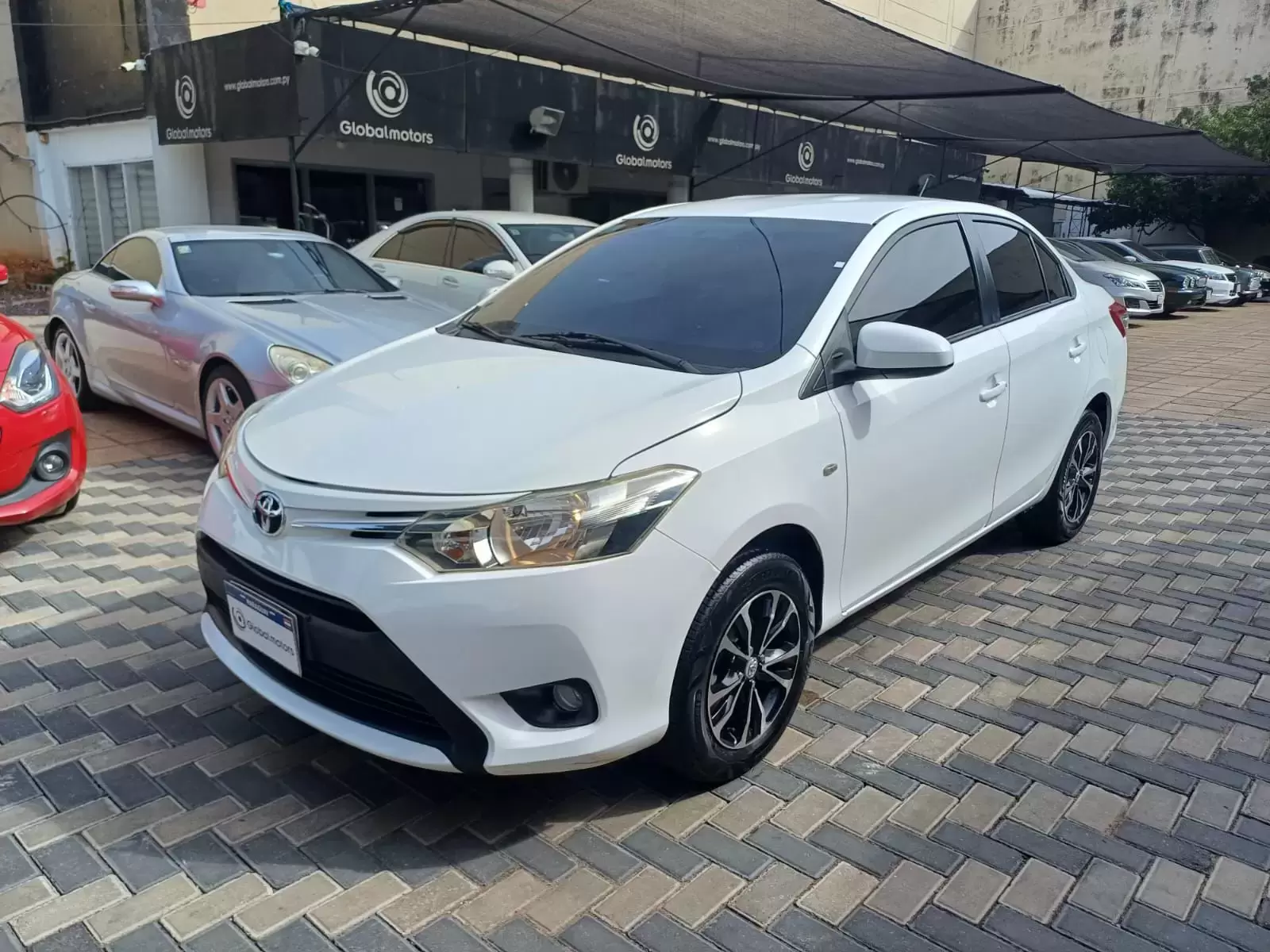 Toyota Yaris 2015 en Globalmotors: Eficiente y moderno hatchback compacto.
