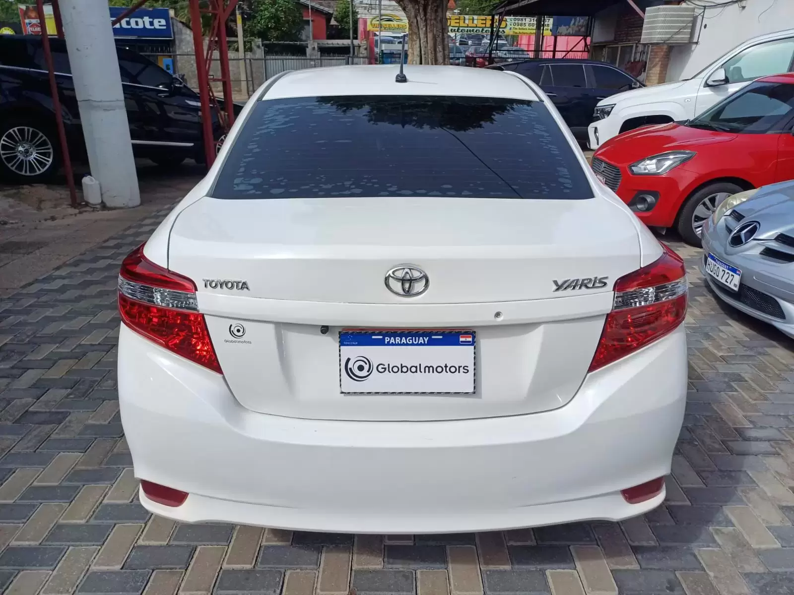 Toyota Yaris 2015 en Globalmotors: Eficiente y moderno hatchback compacto. - Imagen 6