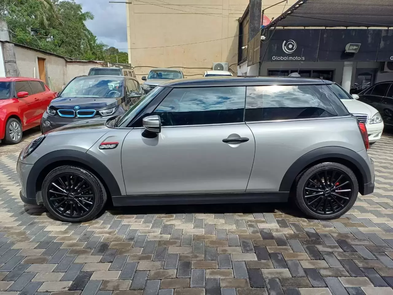 Mini Cooper Full 2024 en Globalmotors: Diseño icónico y tecnología avanzada. - Imagen 4