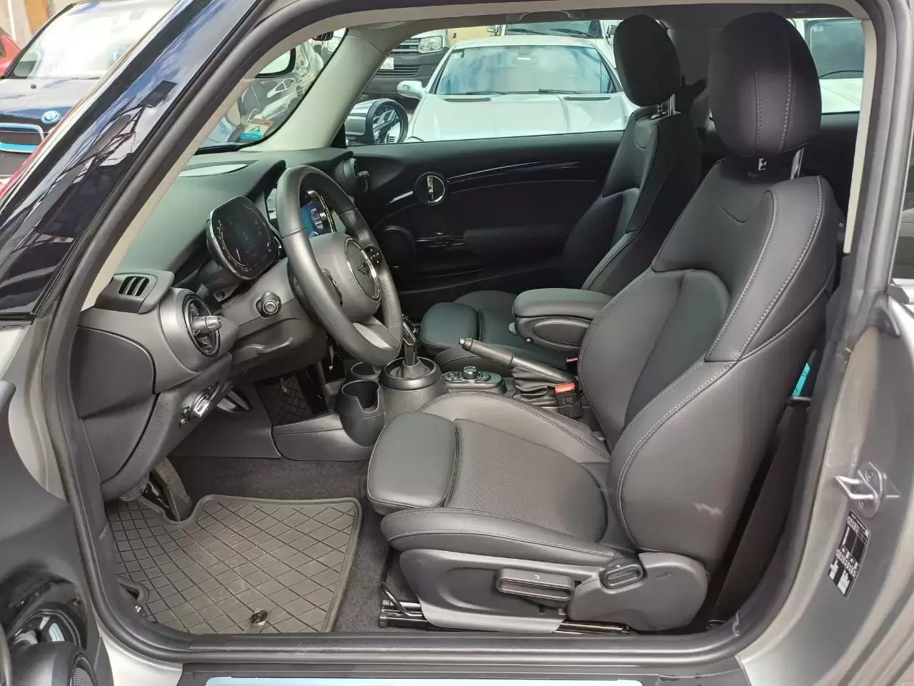 Mini Cooper Full 2024 en Globalmotors: Diseño icónico y tecnología avanzada. - Imagen 8