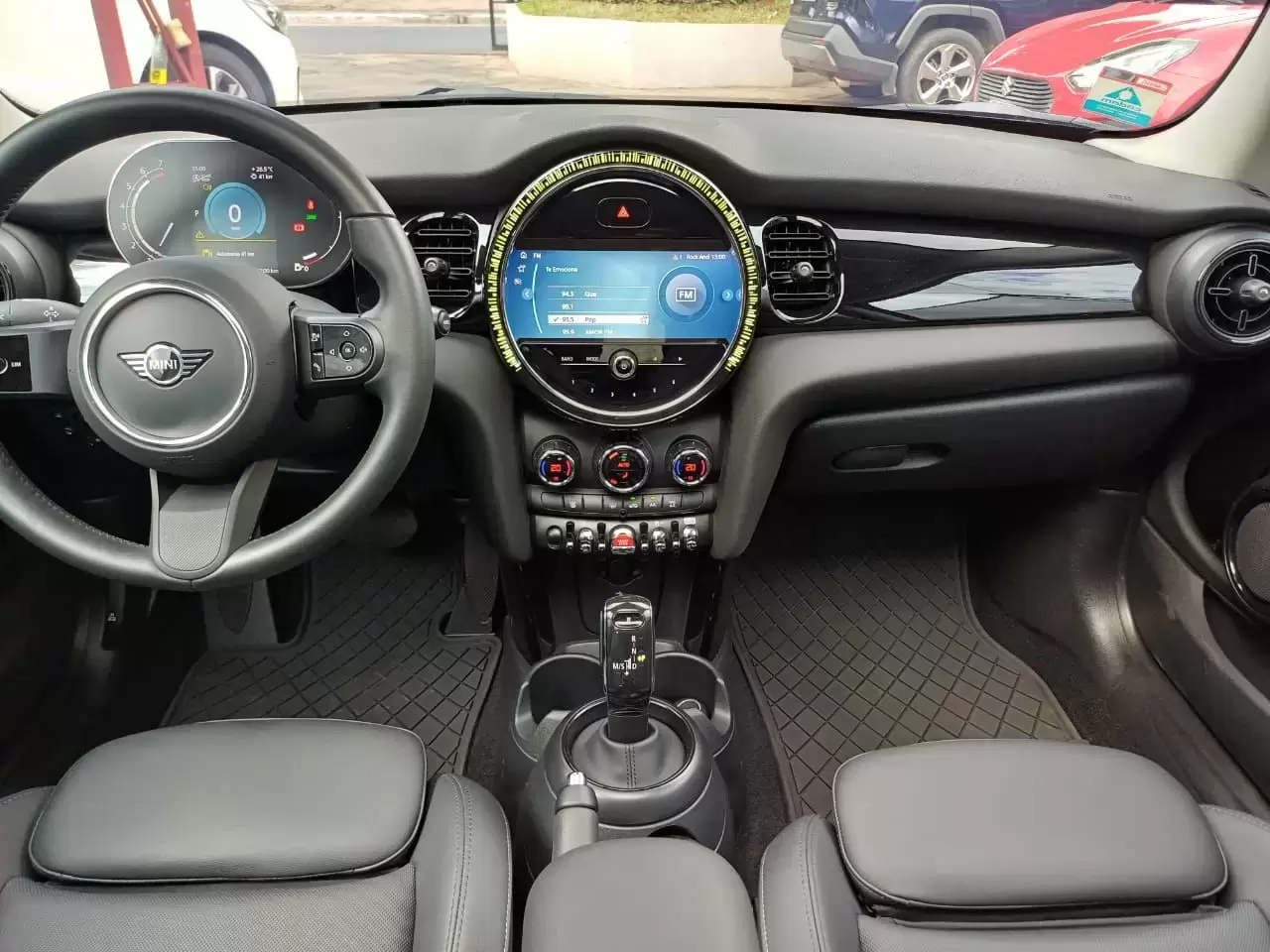 Mini Cooper Full 2024 en Globalmotors: Diseño icónico y tecnología avanzada. - Imagen 9