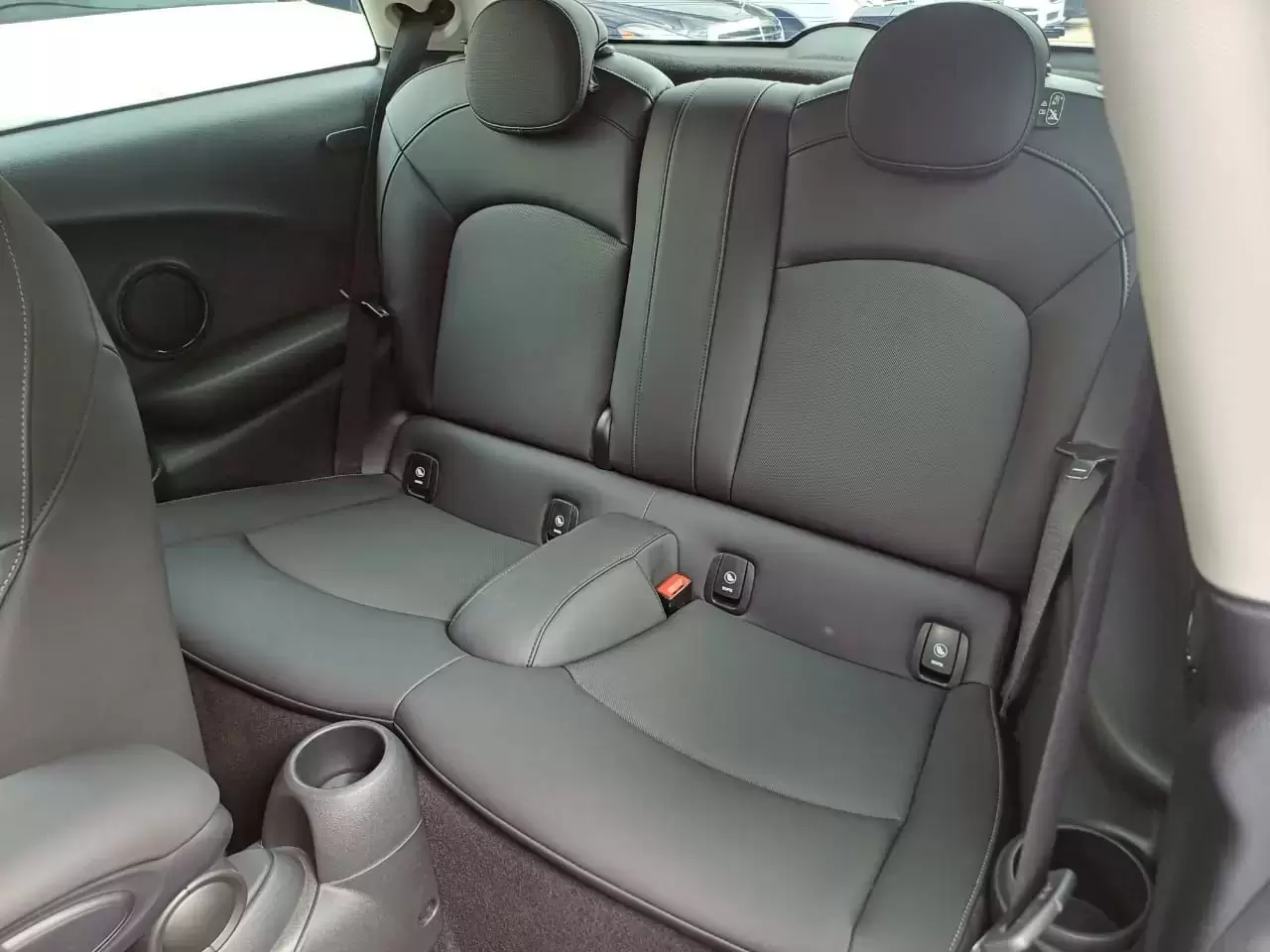 Mini Cooper Full 2024 en Globalmotors: Diseño icónico y tecnología avanzada. - Imagen 10