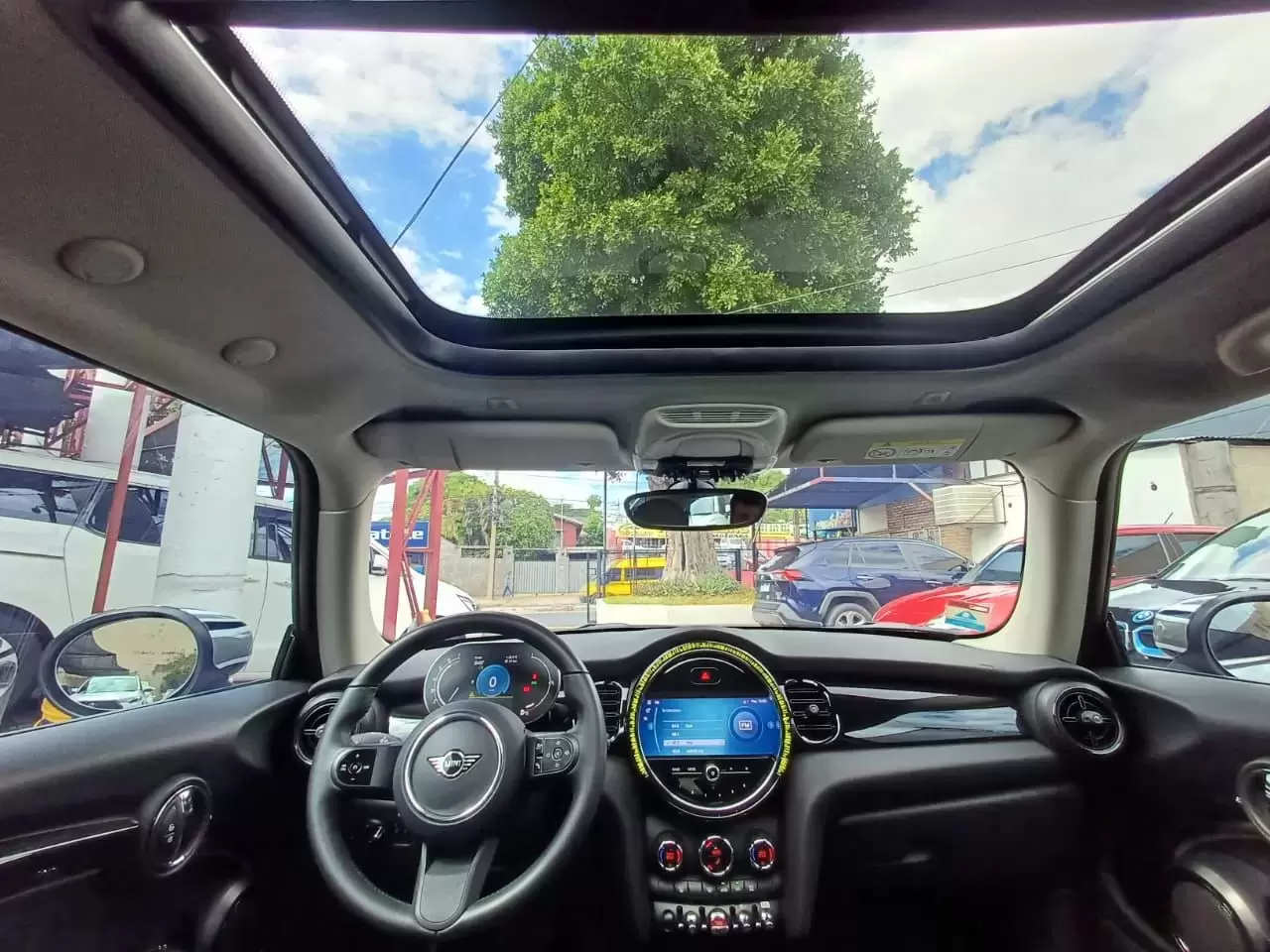 Mini Cooper Full 2024 en Globalmotors: Diseño icónico y tecnología avanzada. - Imagen 11