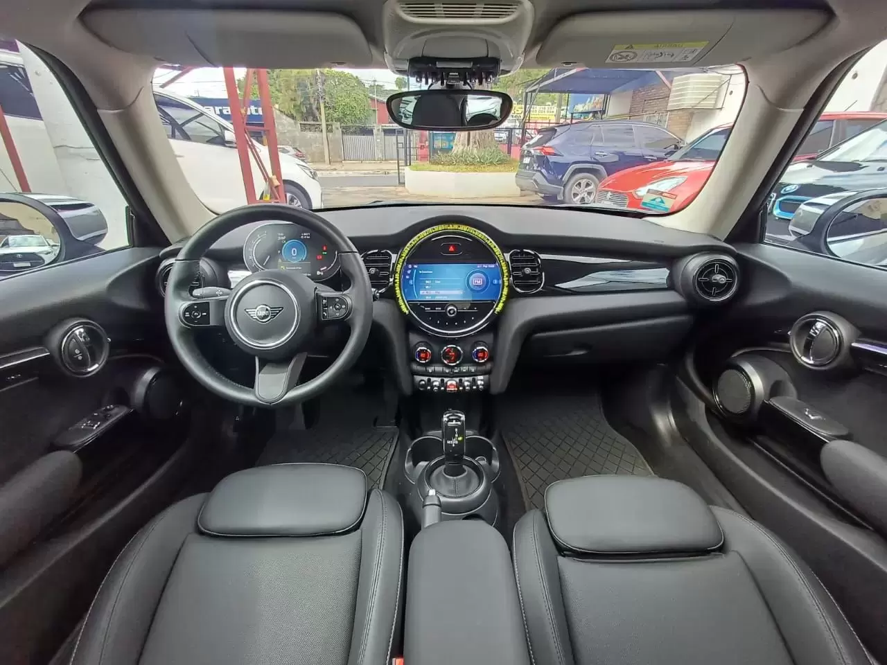 Mini Cooper Full 2024 en Globalmotors: Diseño icónico y tecnología avanzada. - Imagen 12