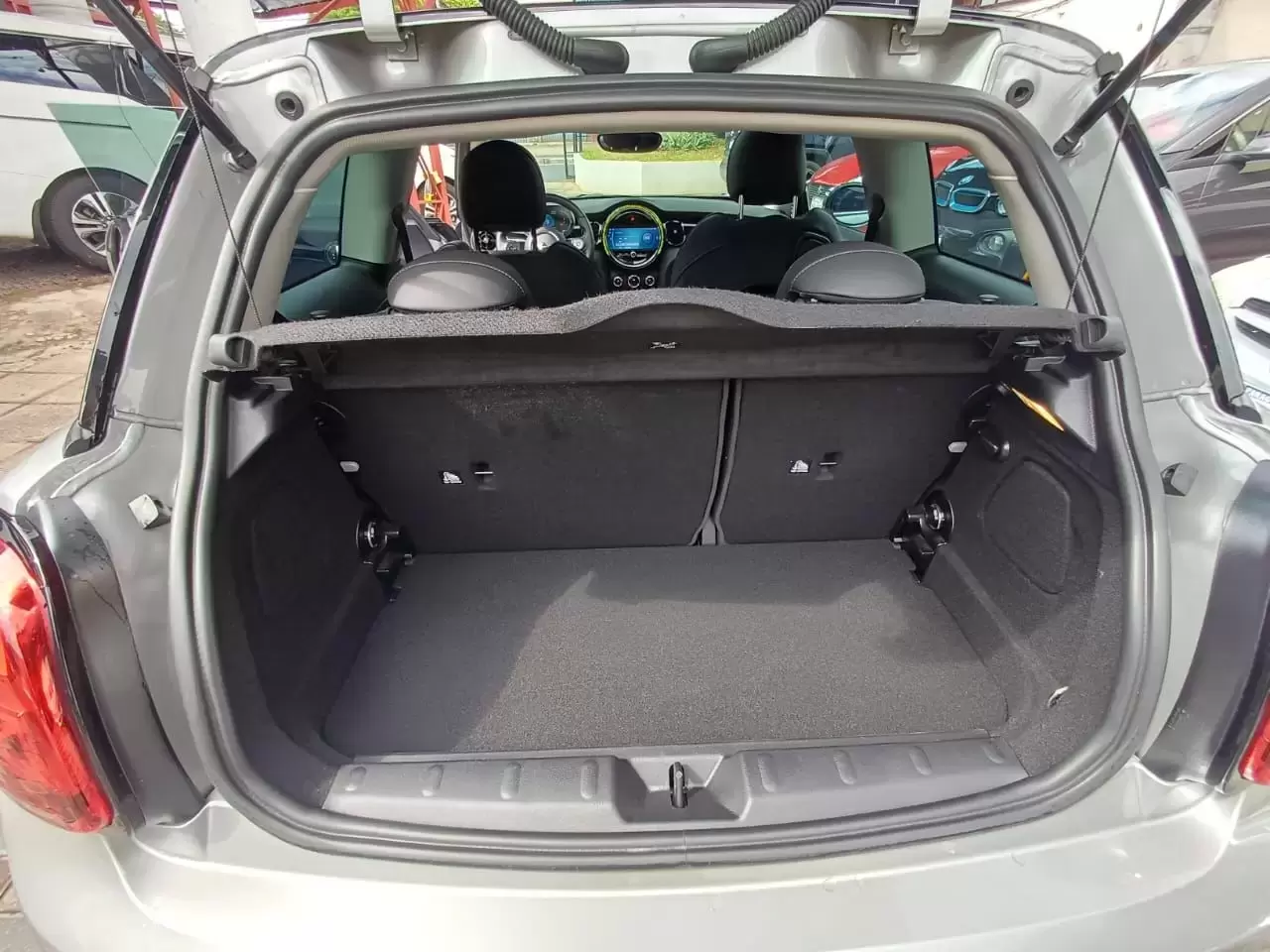 Mini Cooper Full 2024 en Globalmotors: Diseño icónico y tecnología avanzada. - Imagen 16