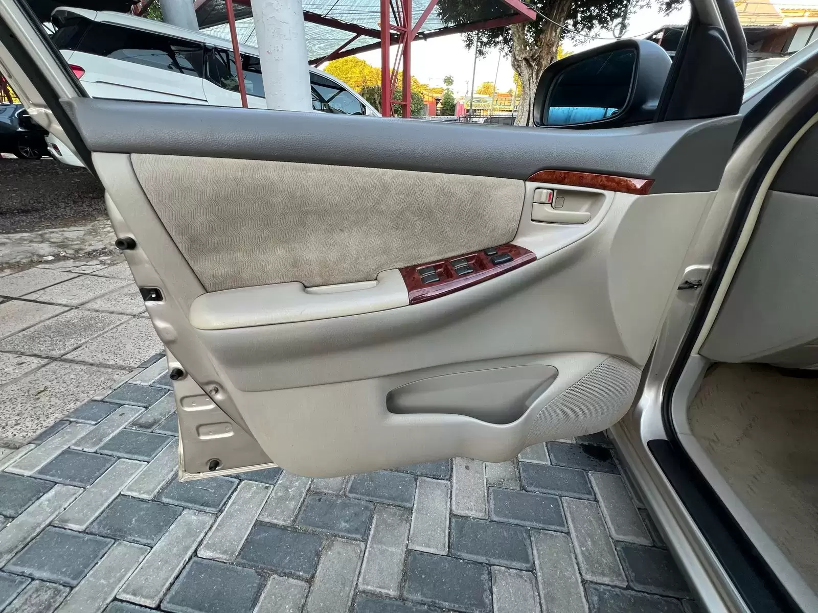 Toyota Corolla X 2005 en Globalmotors: Sedán compacto confiable y eficiente. - Imagen 9