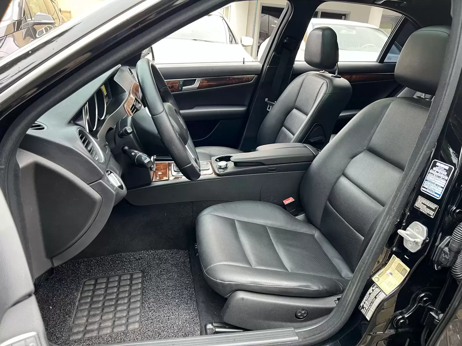Mercedes Benz C250 Luxury Full 2012 en Globalmotors, Asunción, Paraguay. - Imagen 8