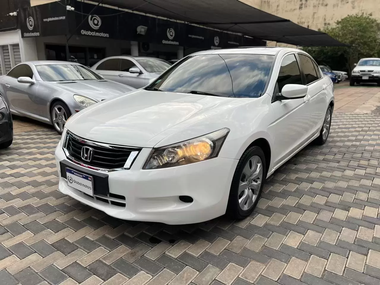 Honda Accord Full 2009 en Globalmotors: Elegancia y rendimiento excepcional.