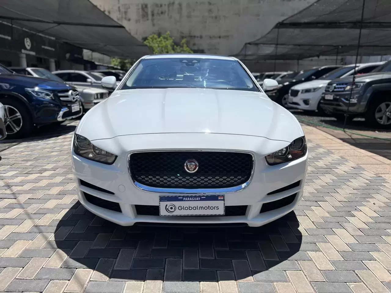 Jaguar XE 25t Full 2017 en Globalmotors: Lujo y rendimiento excepcional - Imagen 2