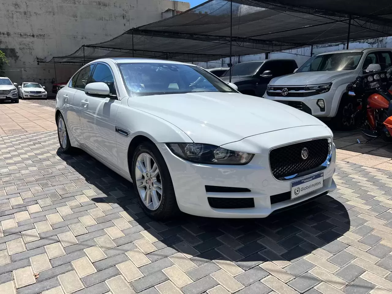 Jaguar XE 25t Full 2017 en Globalmotors: Lujo y rendimiento excepcional - Imagen 3