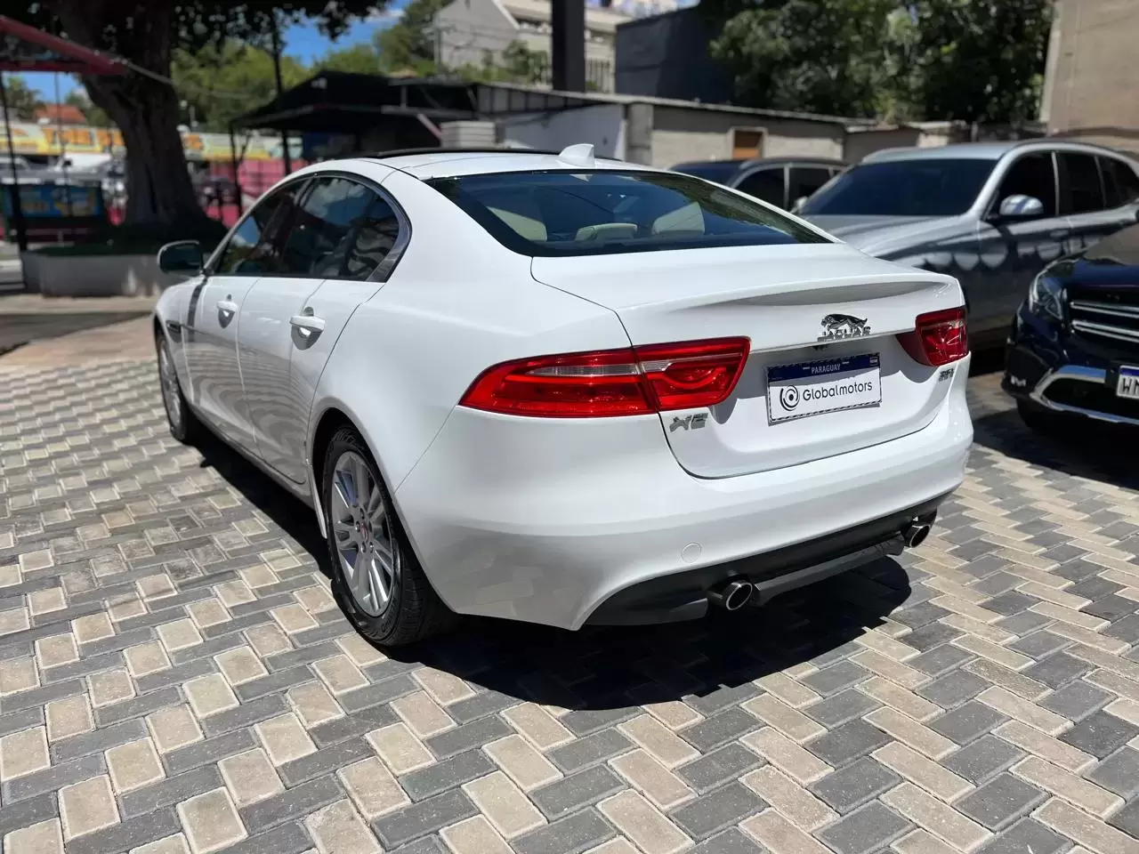 Jaguar XE 25t Full 2017 en Globalmotors: Lujo y rendimiento excepcional - Imagen 5