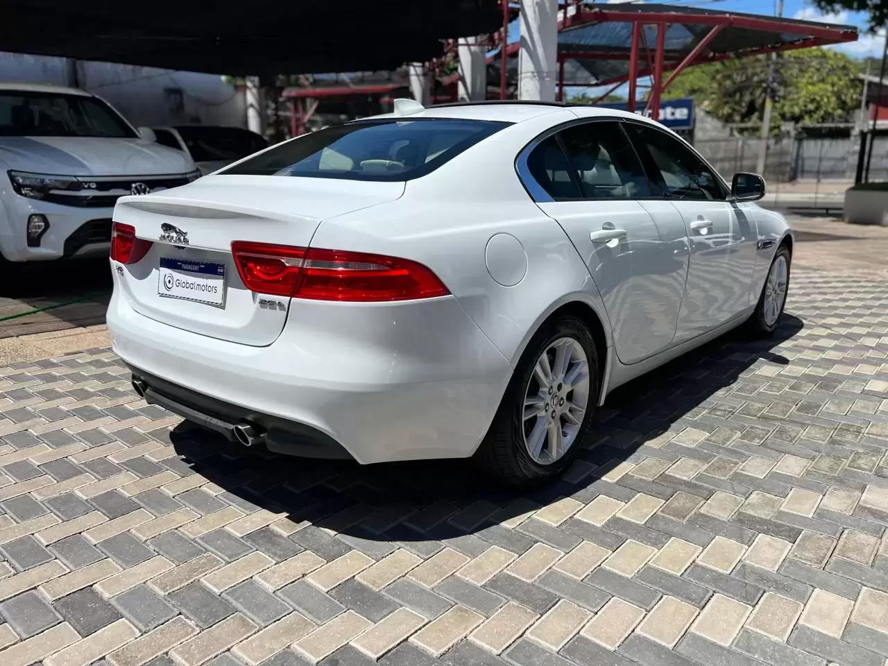Jaguar XE 25t Full 2017 en Globalmotors: Lujo y rendimiento excepcional - Imagen 7