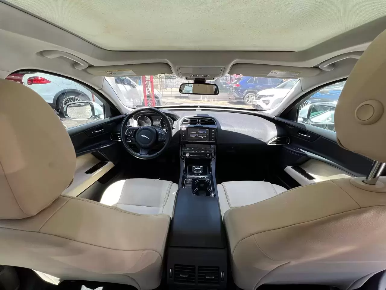 Jaguar XE 25t Full 2017 en Globalmotors: Lujo y rendimiento excepcional - Imagen 12
