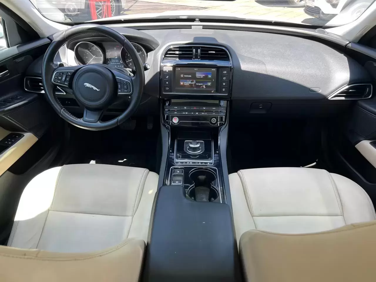 Jaguar XE 25t Full 2017 en Globalmotors: Lujo y rendimiento excepcional - Imagen 13