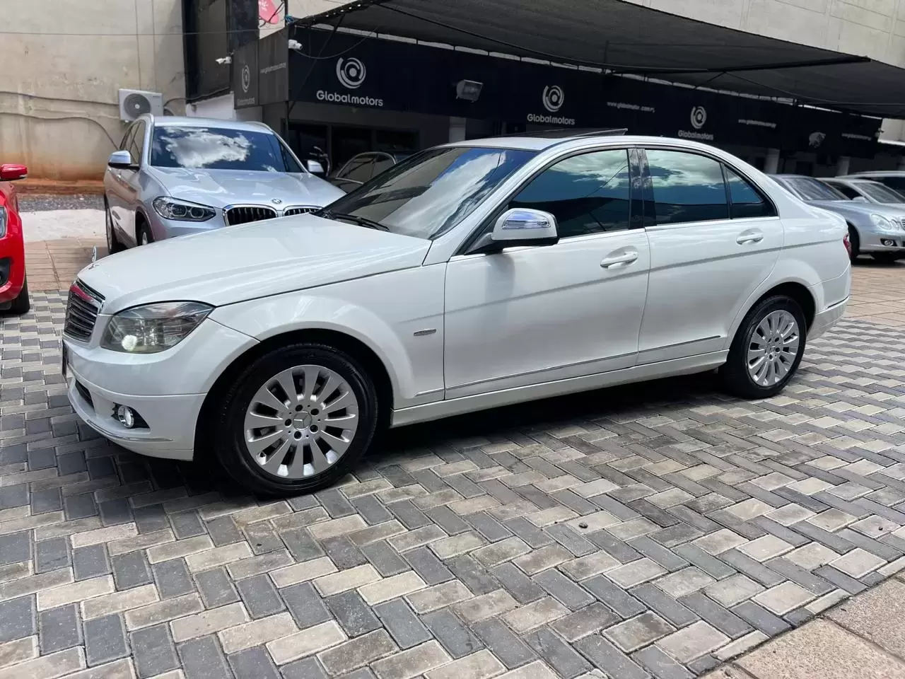Mercedes Benz C220 Elegance 2008 en Globalmotors: Lujo y eficiencia. - Imagen 4