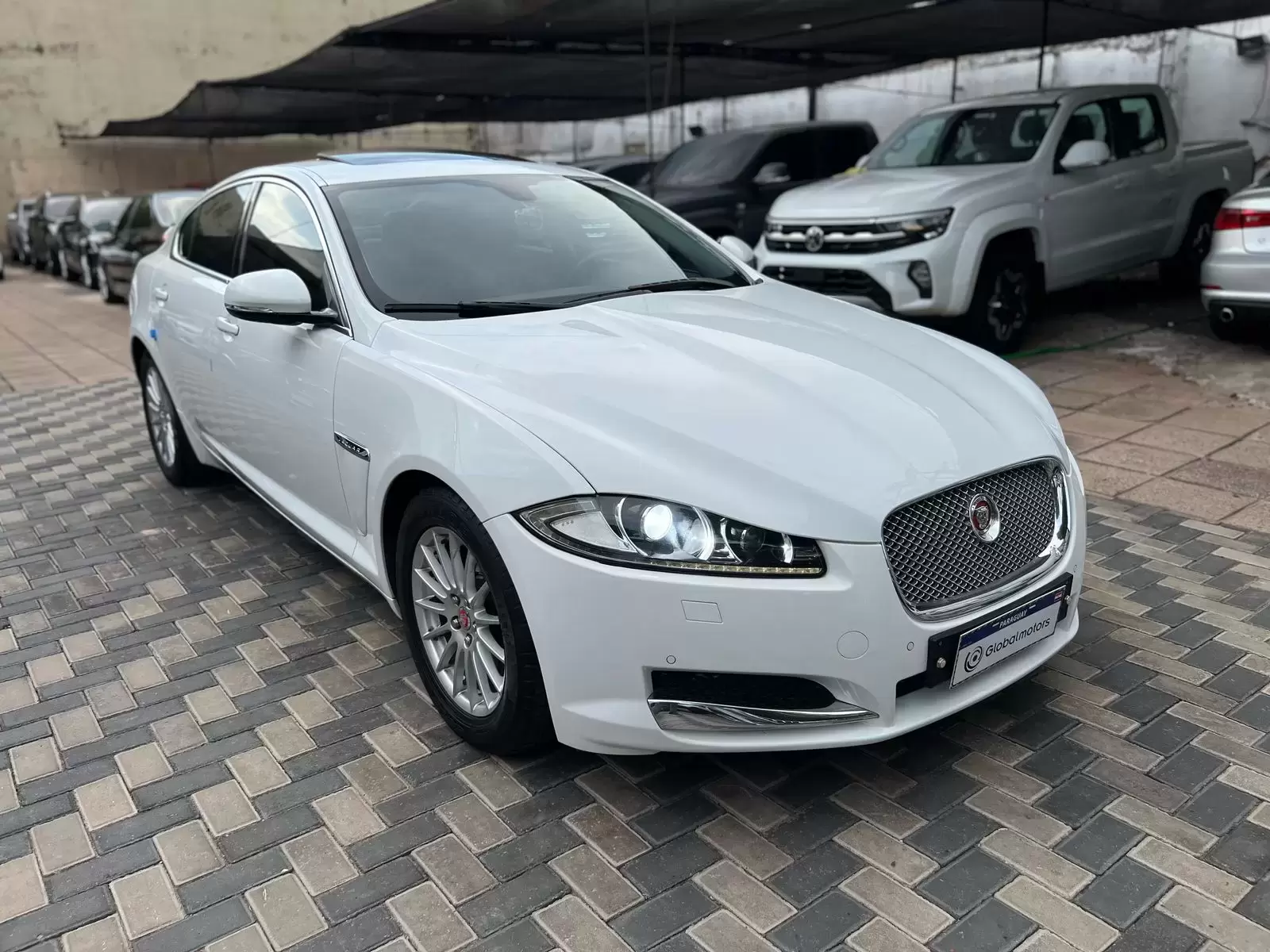 Jaguar XF Sedan Full 2014 en Globalmotors: Elegancia y potencia garantizadas - Imagen 3