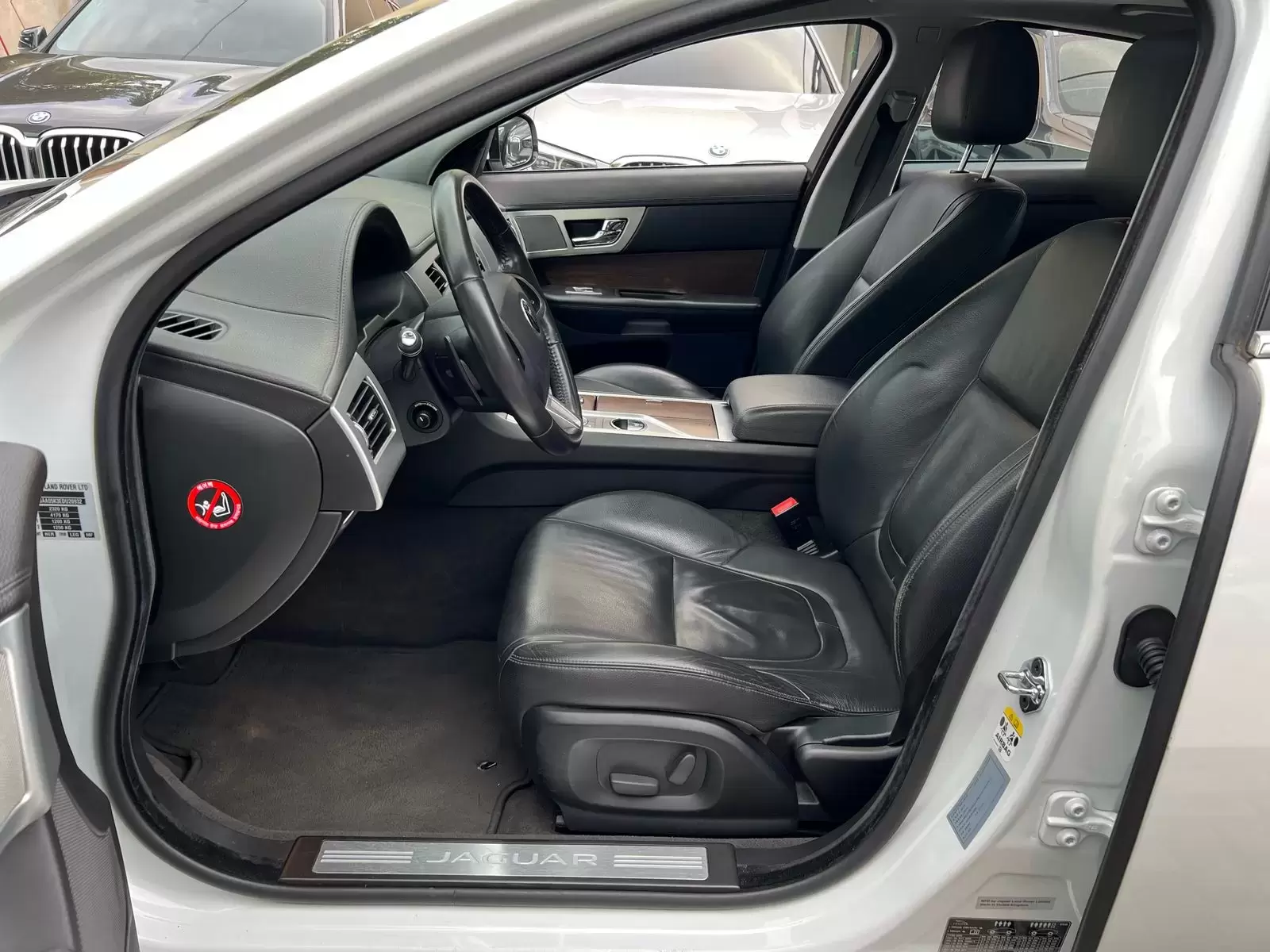 Jaguar XF Sedan Full 2014 en Globalmotors: Elegancia y potencia garantizadas - Imagen 7