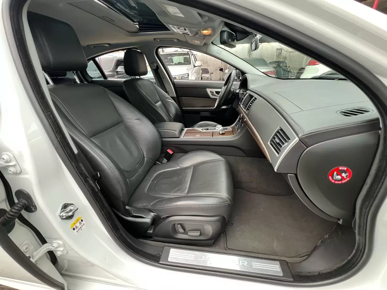 Jaguar XF Sedan Full 2014 en Globalmotors: Elegancia y potencia garantizadas - Imagen 10