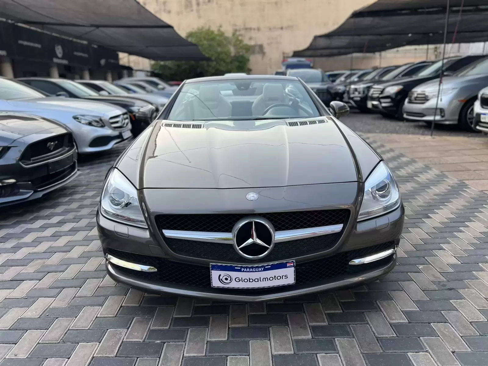 Mercedes Benz SLK 250 Luxury 2015 en Globalmotors: Elegancia y potencia - Imagen 2