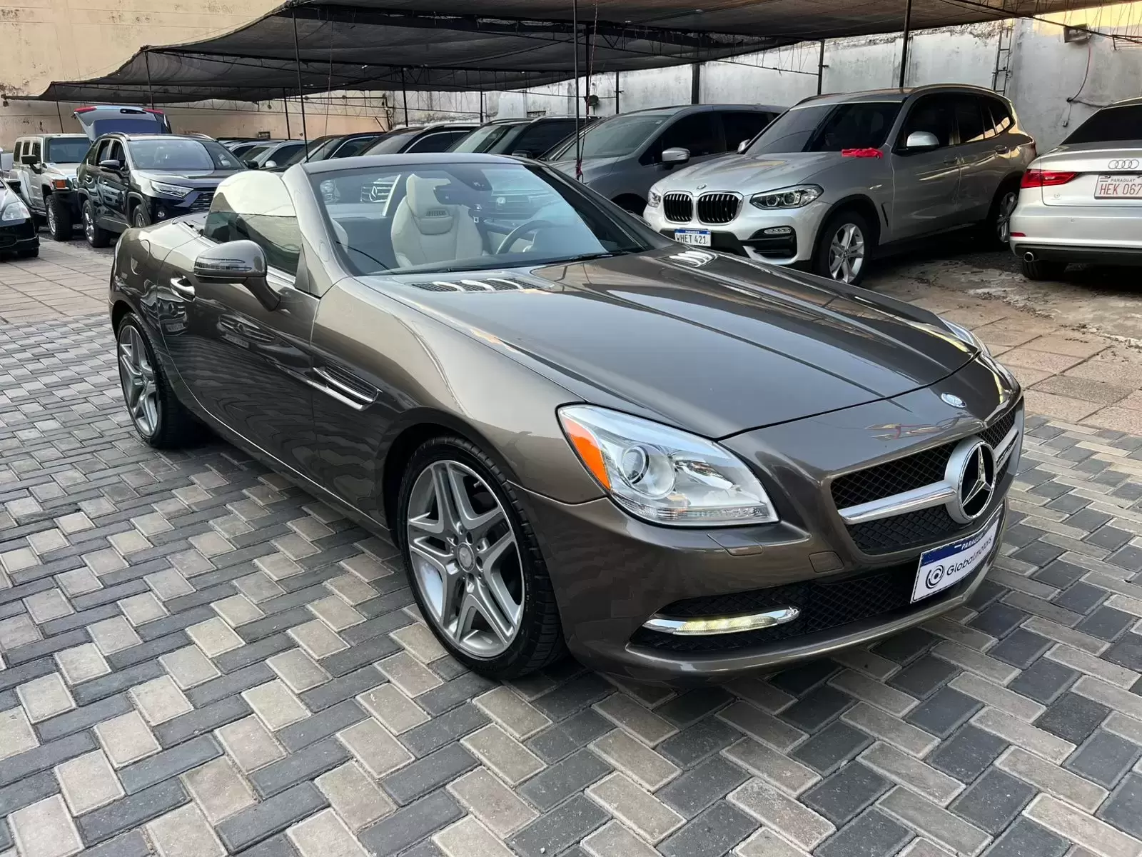 Mercedes Benz SLK 250 Luxury 2015 en Globalmotors: Elegancia y potencia - Imagen 3