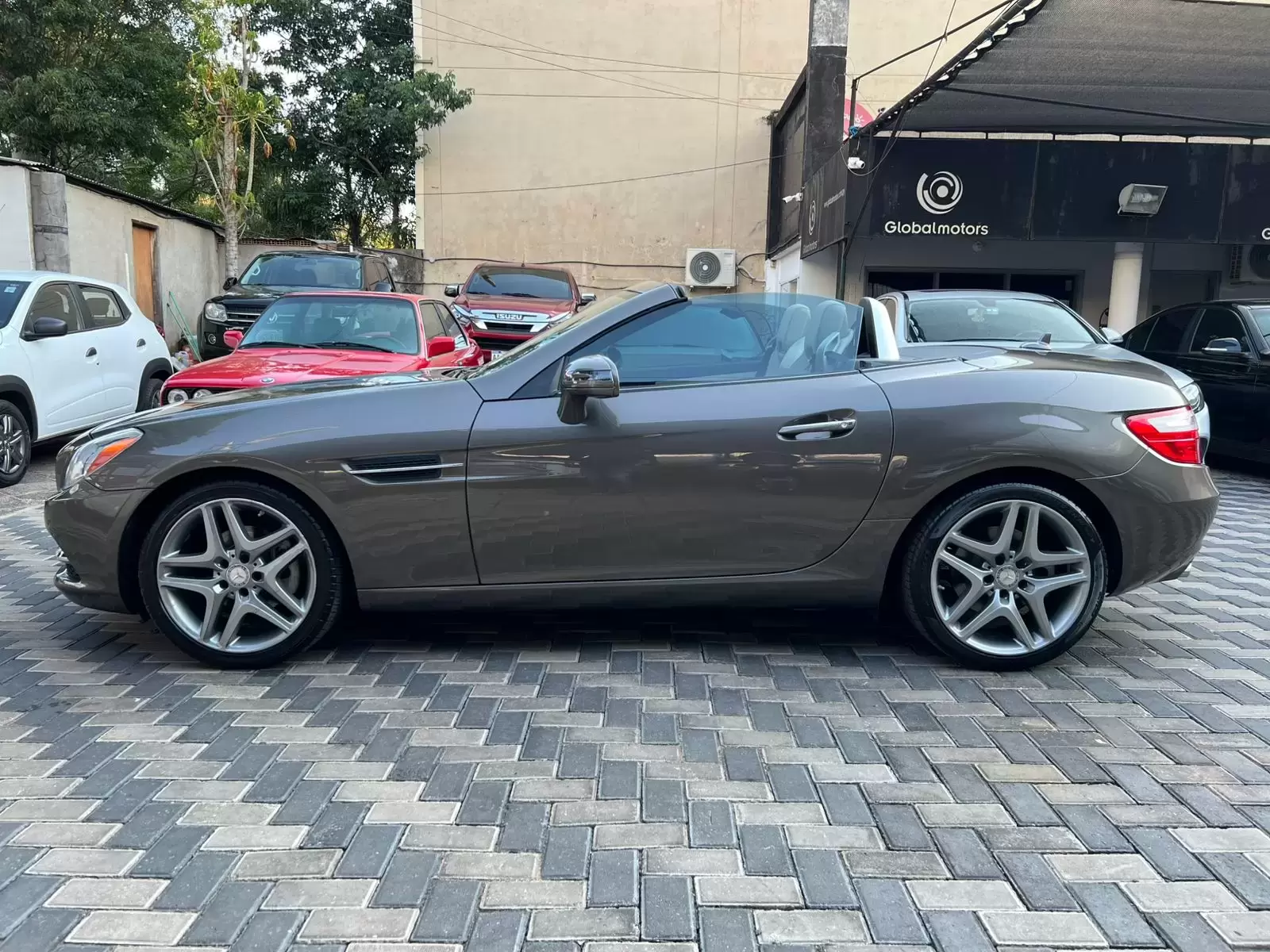Mercedes Benz SLK 250 Luxury 2015 en Globalmotors: Elegancia y potencia - Imagen 4