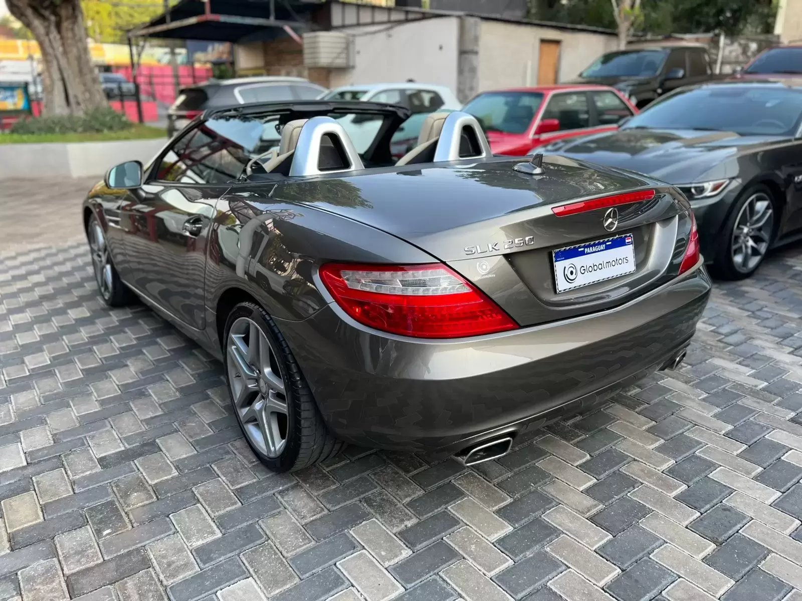 Mercedes Benz SLK 250 Luxury 2015 en Globalmotors: Elegancia y potencia - Imagen 5