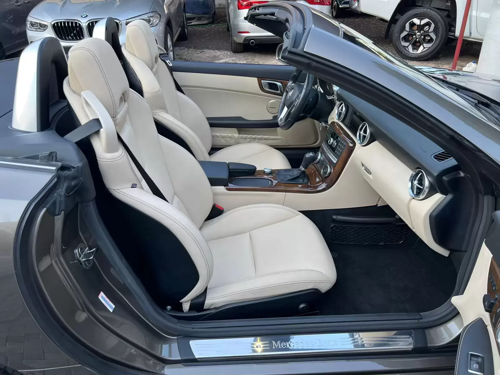 Mercedes Benz SLK 250 Luxury 2015 en Globalmotors: Elegancia y potencia - Imagen 11