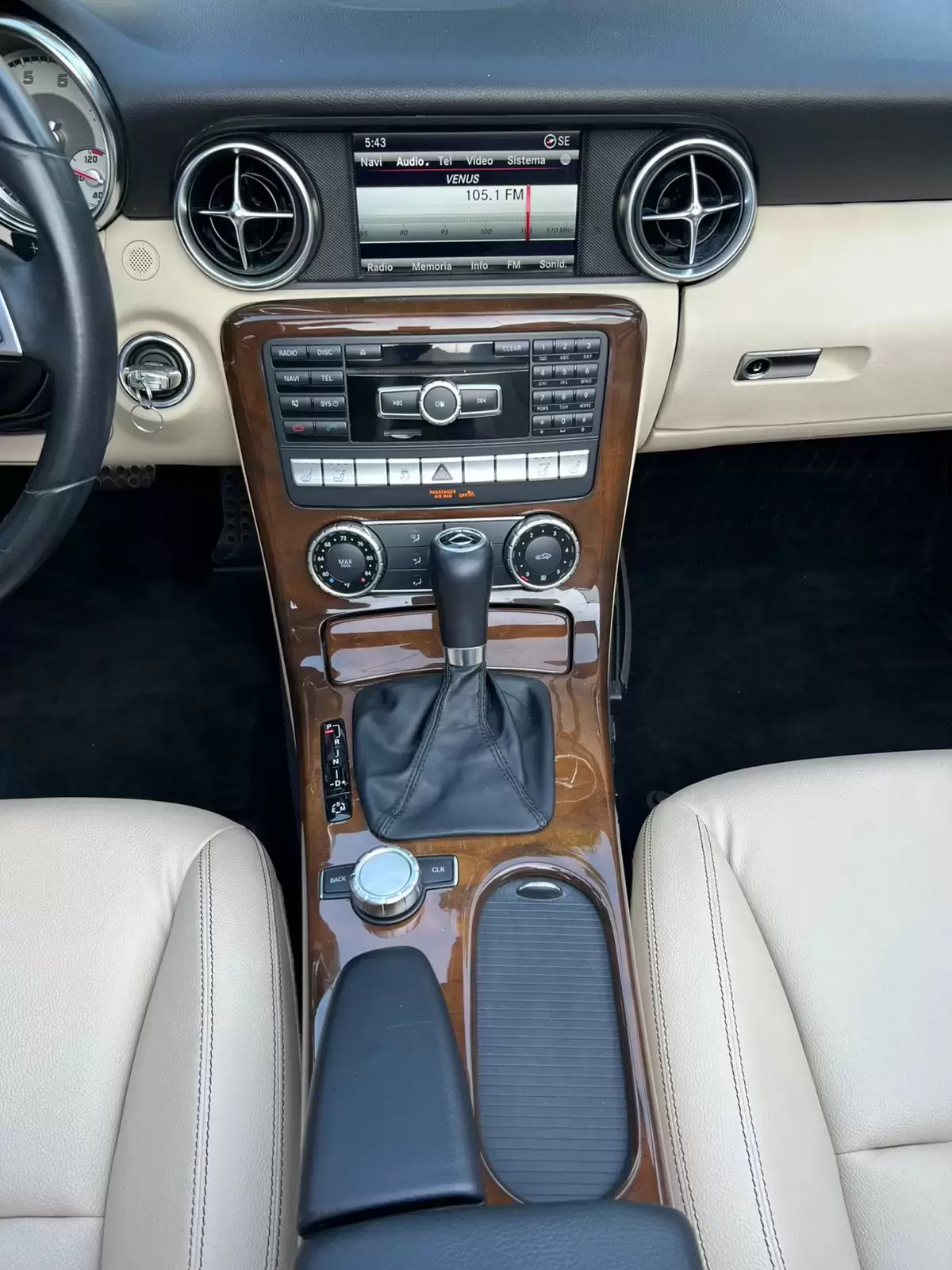 Mercedes Benz SLK 250 Luxury 2015 en Globalmotors: Elegancia y potencia - Imagen 16