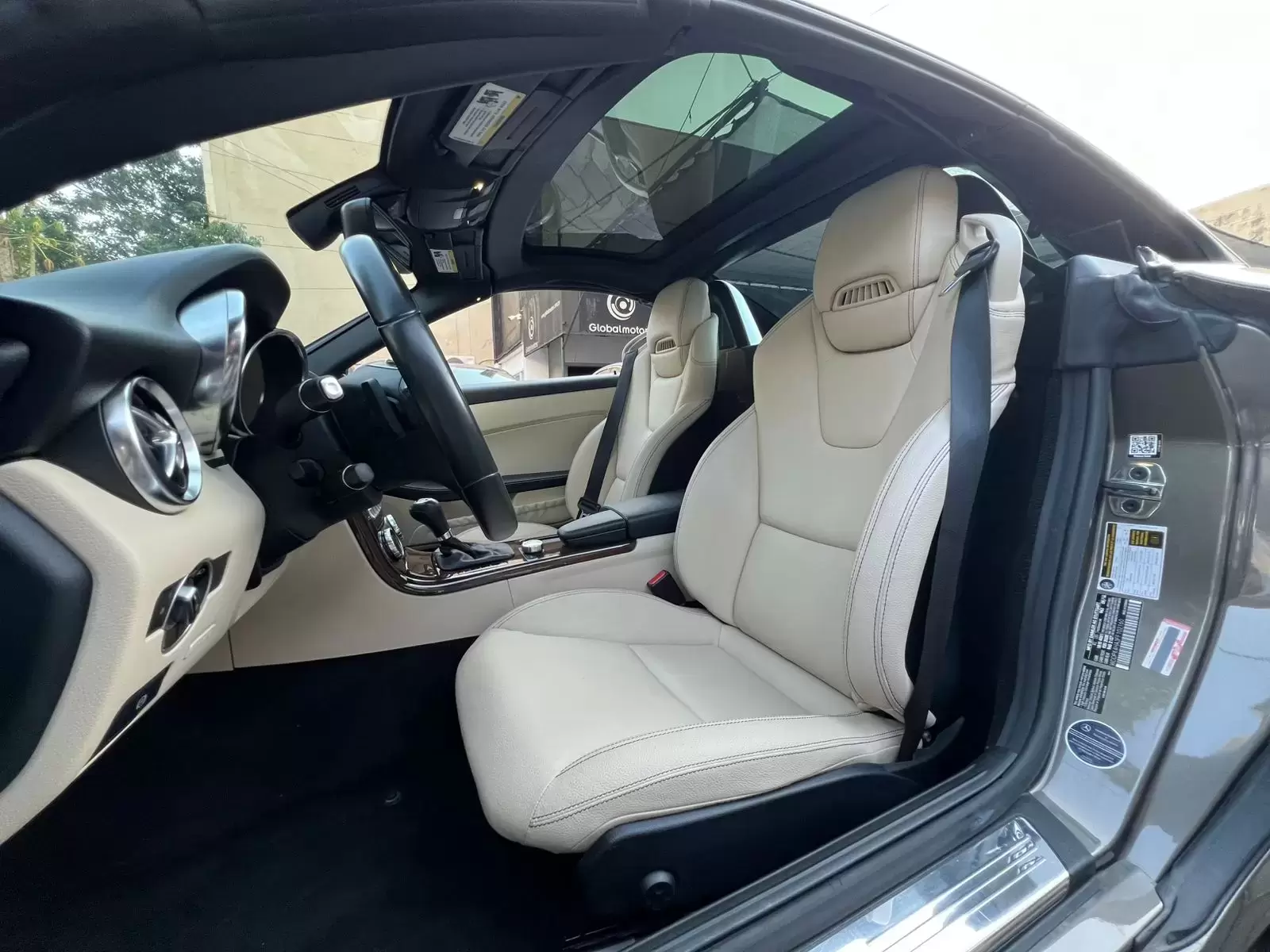 Mercedes Benz SLK 250 Luxury 2015 en Globalmotors: Elegancia y potencia - Imagen 22
