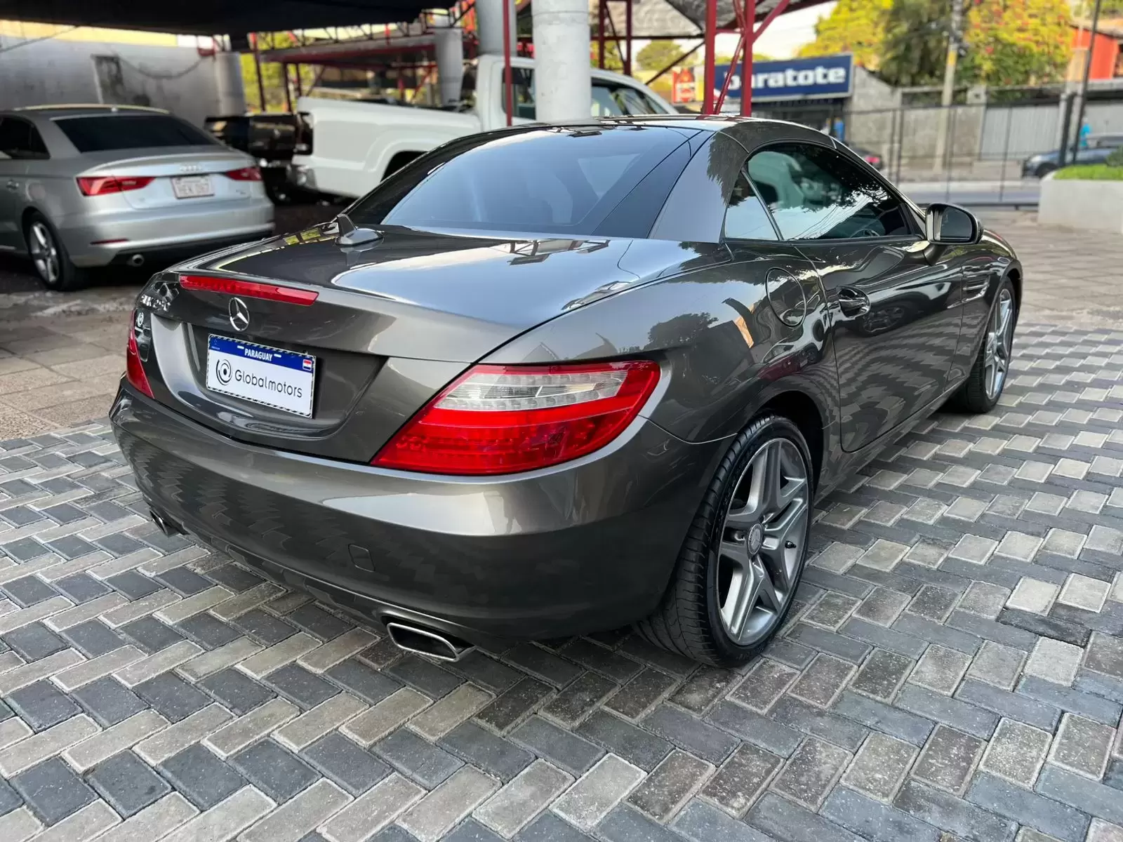 Mercedes Benz SLK 250 Luxury 2015 en Globalmotors: Elegancia y potencia - Imagen 27