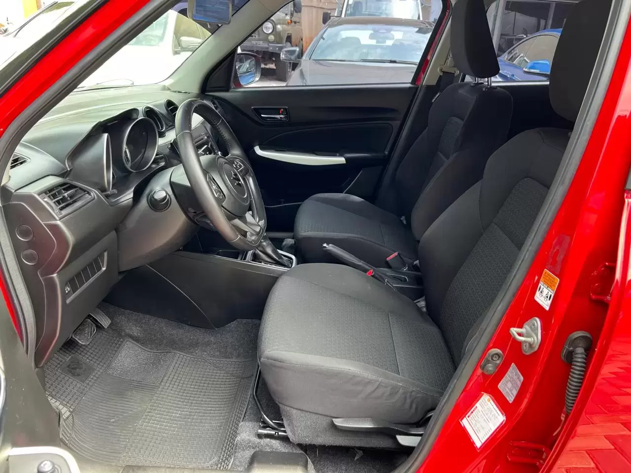 Suzuki Swift Full 2018 en Globalmotors: Diseño moderno y deportivo. - Imagen 9