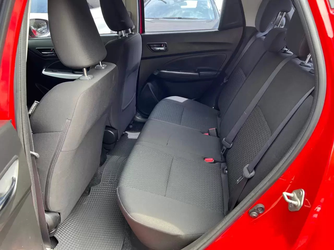Suzuki Swift Full 2018 en Globalmotors: Diseño moderno y deportivo. - Imagen 11