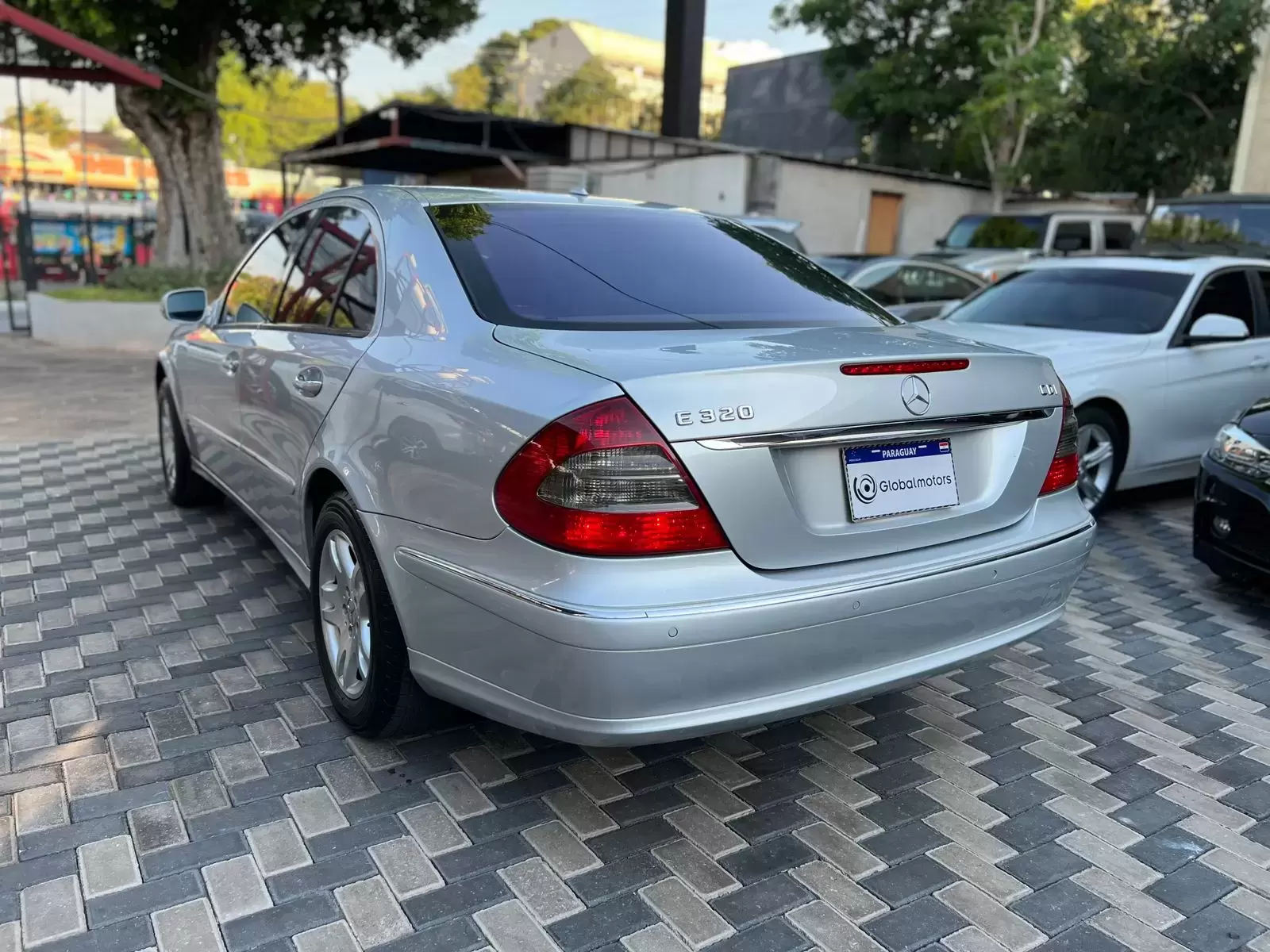 Mercedes Benz E320 CDI Full 2007 en Globalmotors: Lujo y eficiencia. - Imagen 5