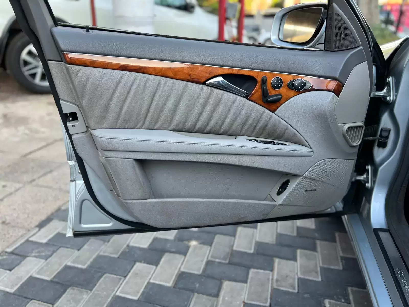 Mercedes Benz E320 CDI Full 2007 en Globalmotors: Lujo y eficiencia. - Imagen 10