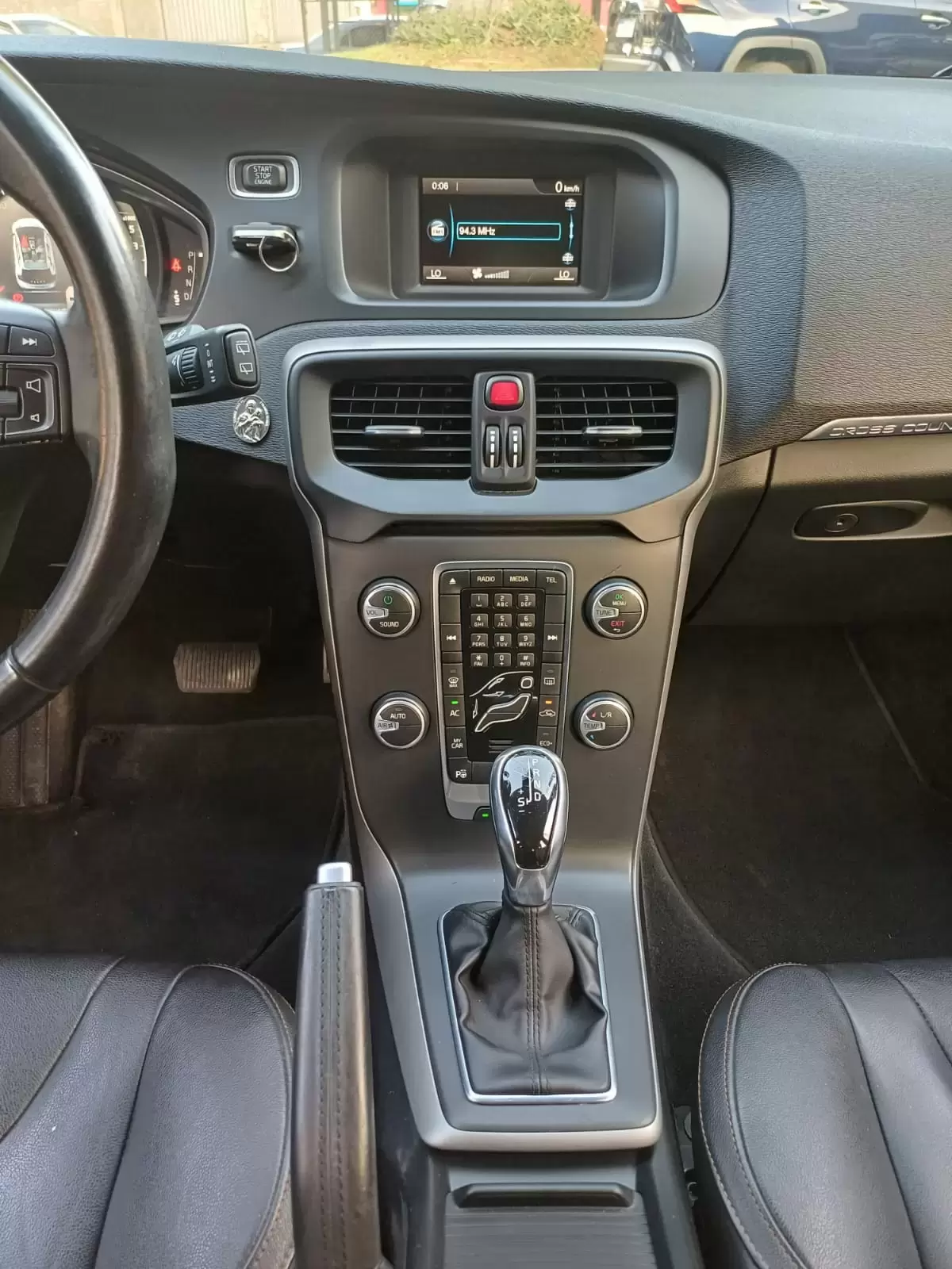 Volvo V40 D4 Full 2016 en Globalmotors: Elegancia y rendimiento. - Imagen 13